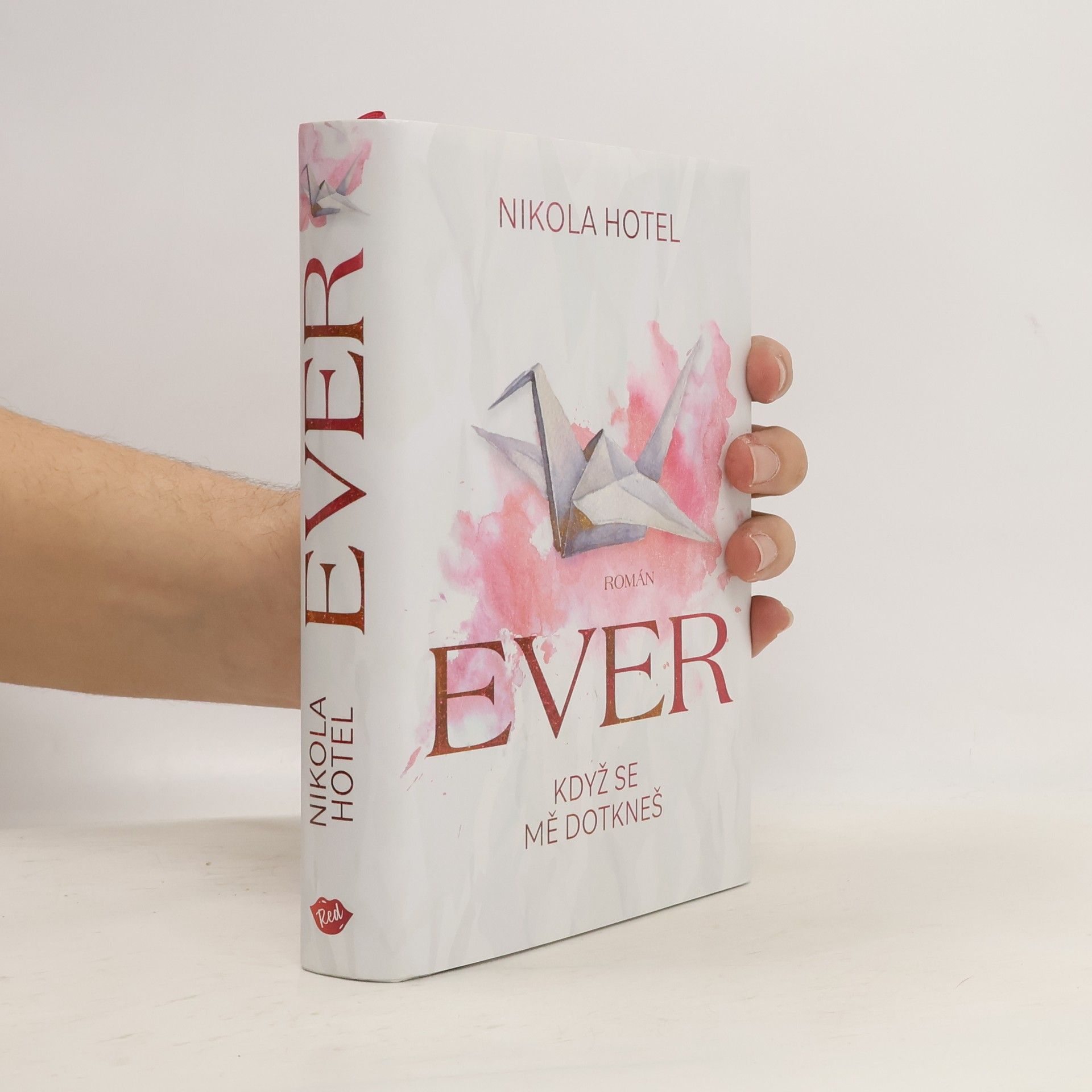 Nikola Hotel Ever : když se mě dotkneš