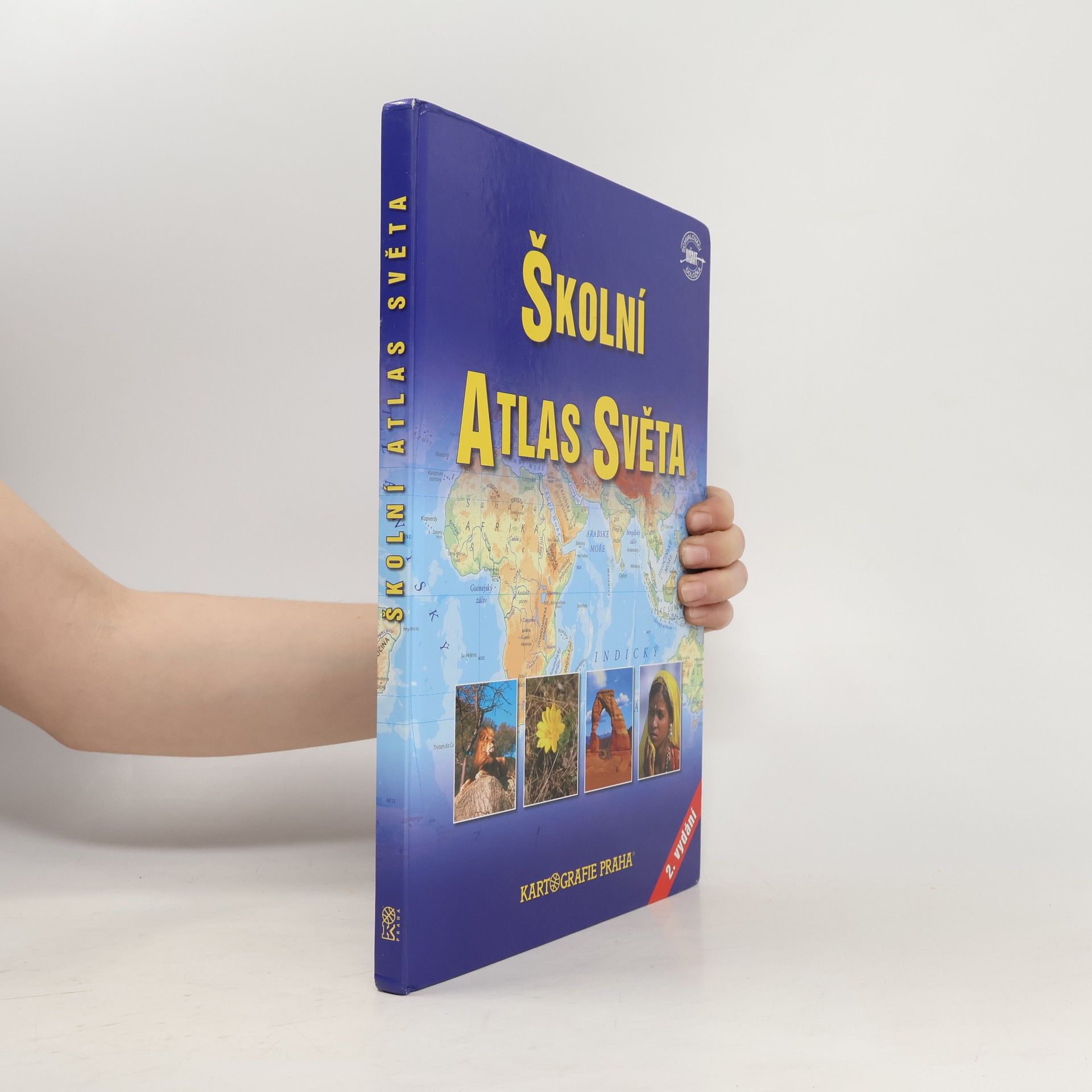 Autorenkollektiv Školní atlas světa