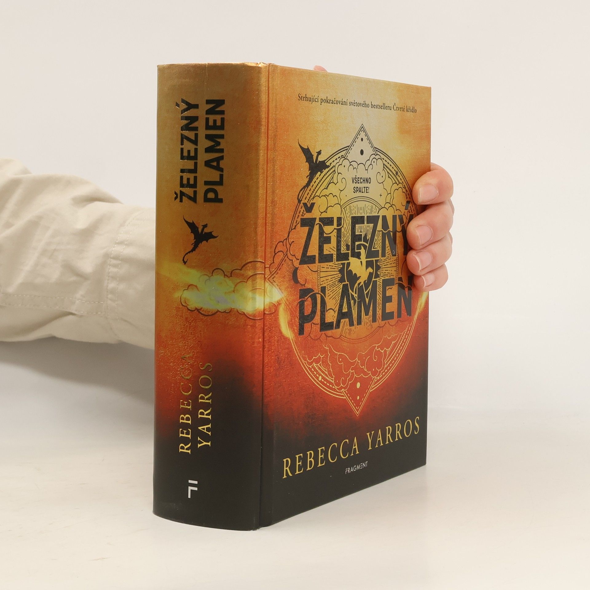 Rebecca Yarros Železný plamen