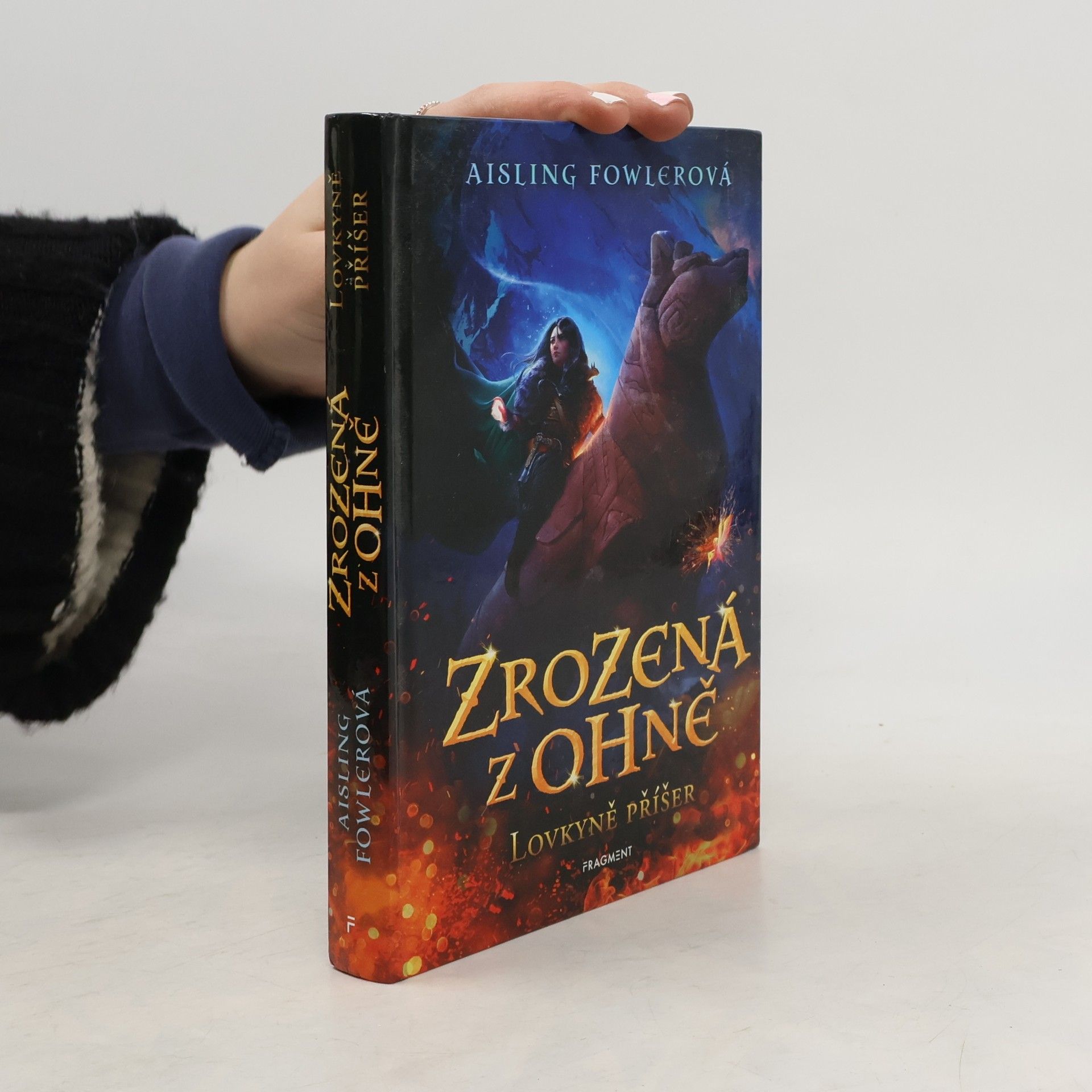 Jan Kozák Zrozená z ohně. Lovkyně příšer