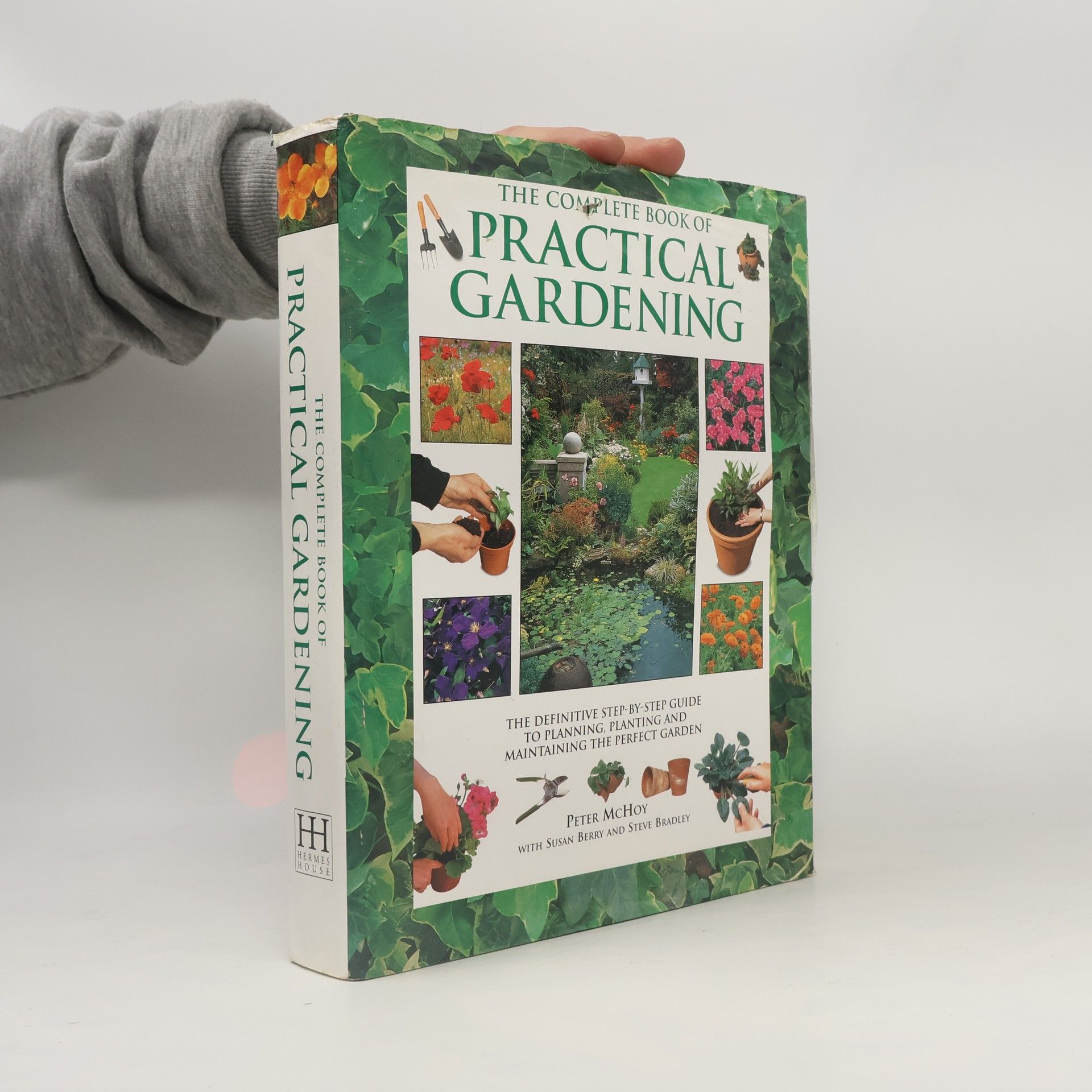 Peter McHoy The Complete Book of Practical Gardening