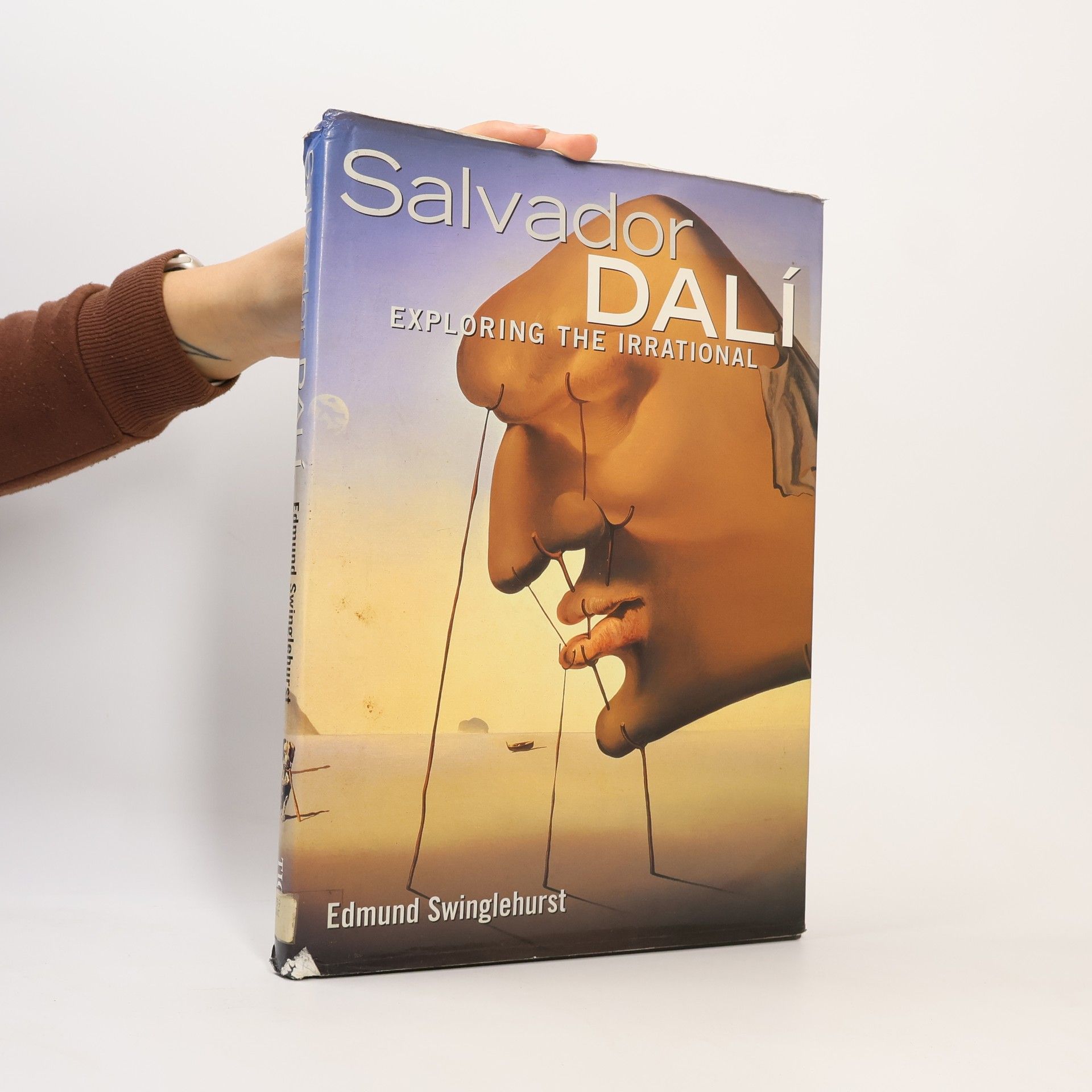 Edmund Swinglehurst Artists and Art Movements: Salvador Dalí