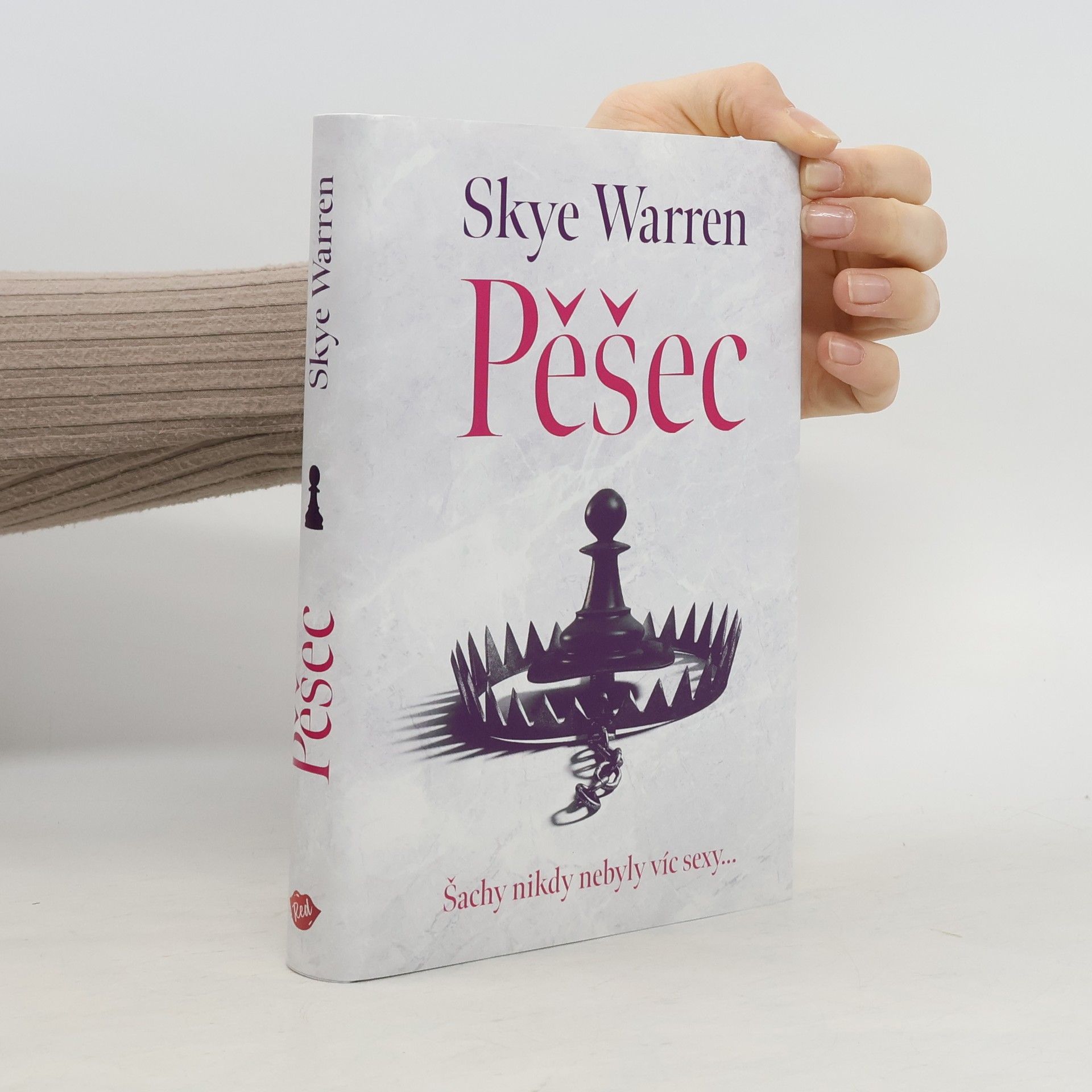 Skye Warren Pěšec