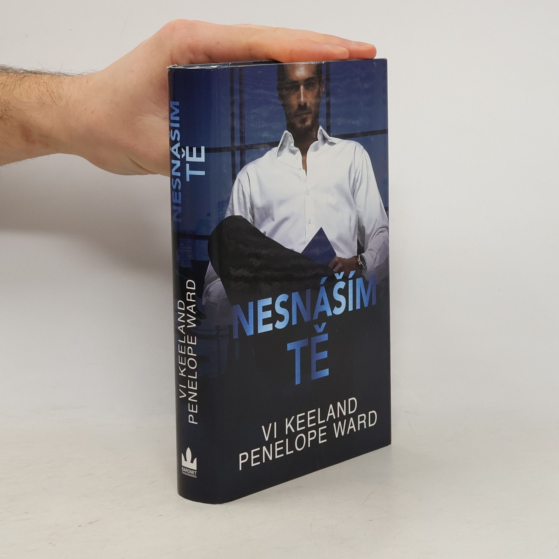 Vi Keeland Nesnáším tě