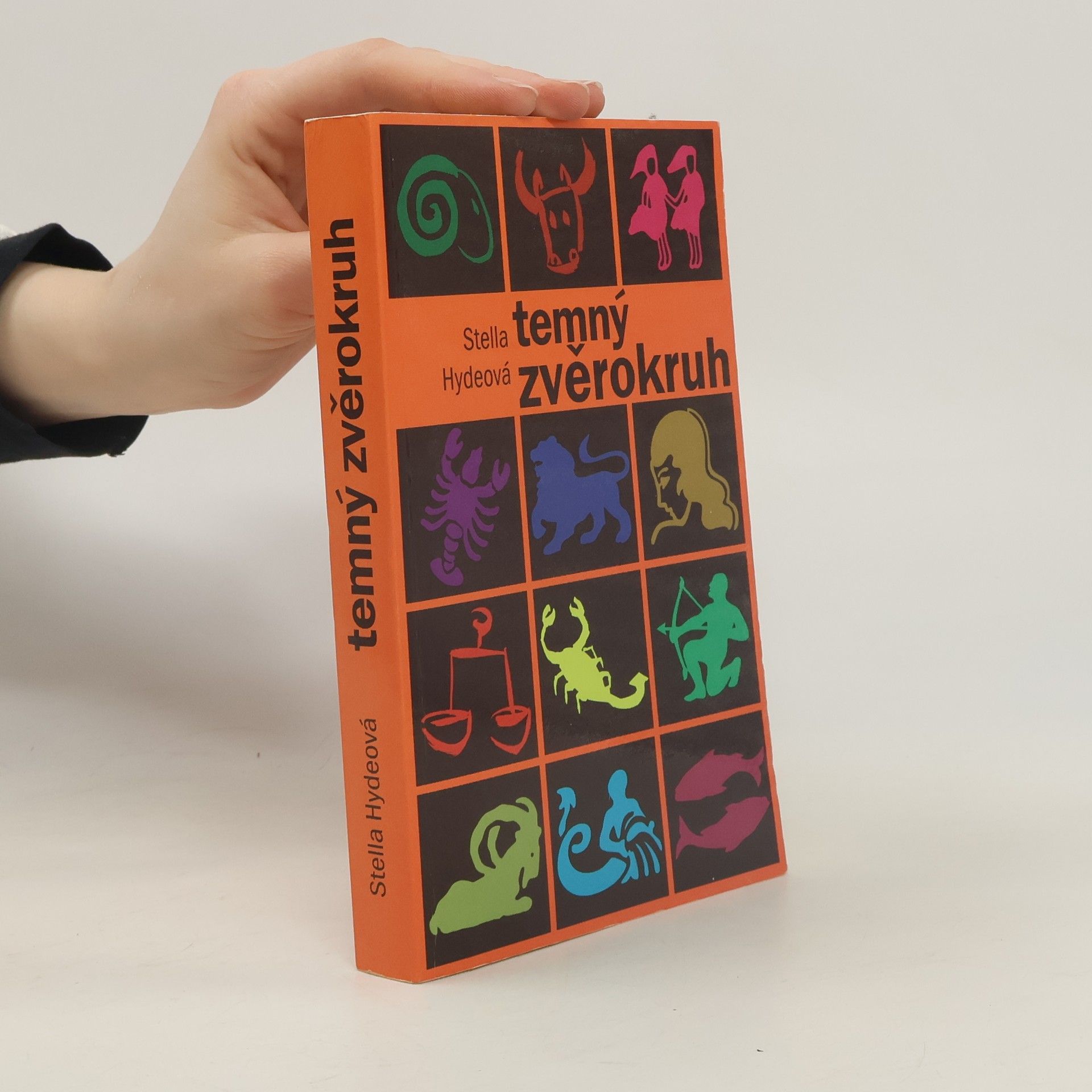 Stella Hyde Temný zvěrokruh