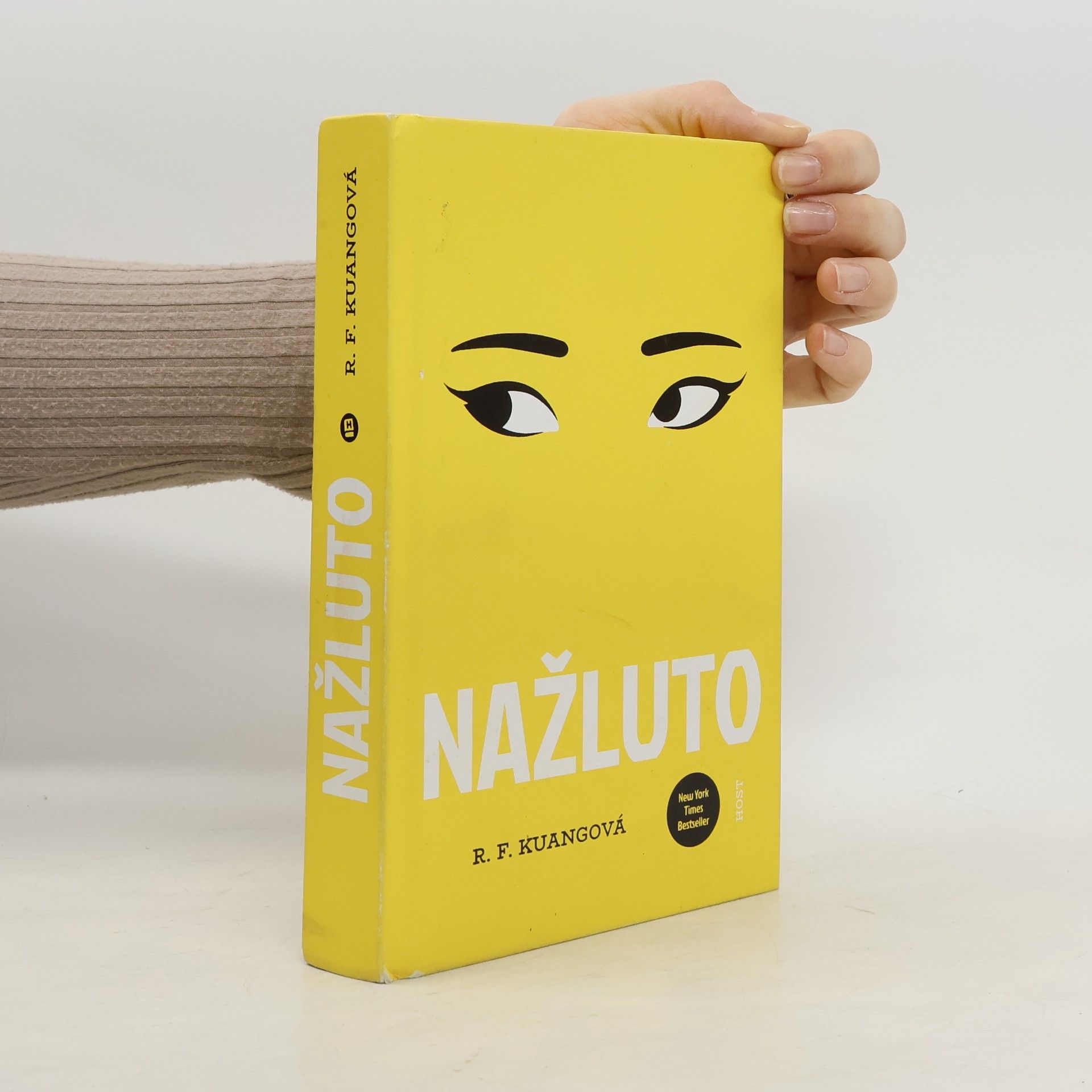 Rebecca Kuang Nažluto