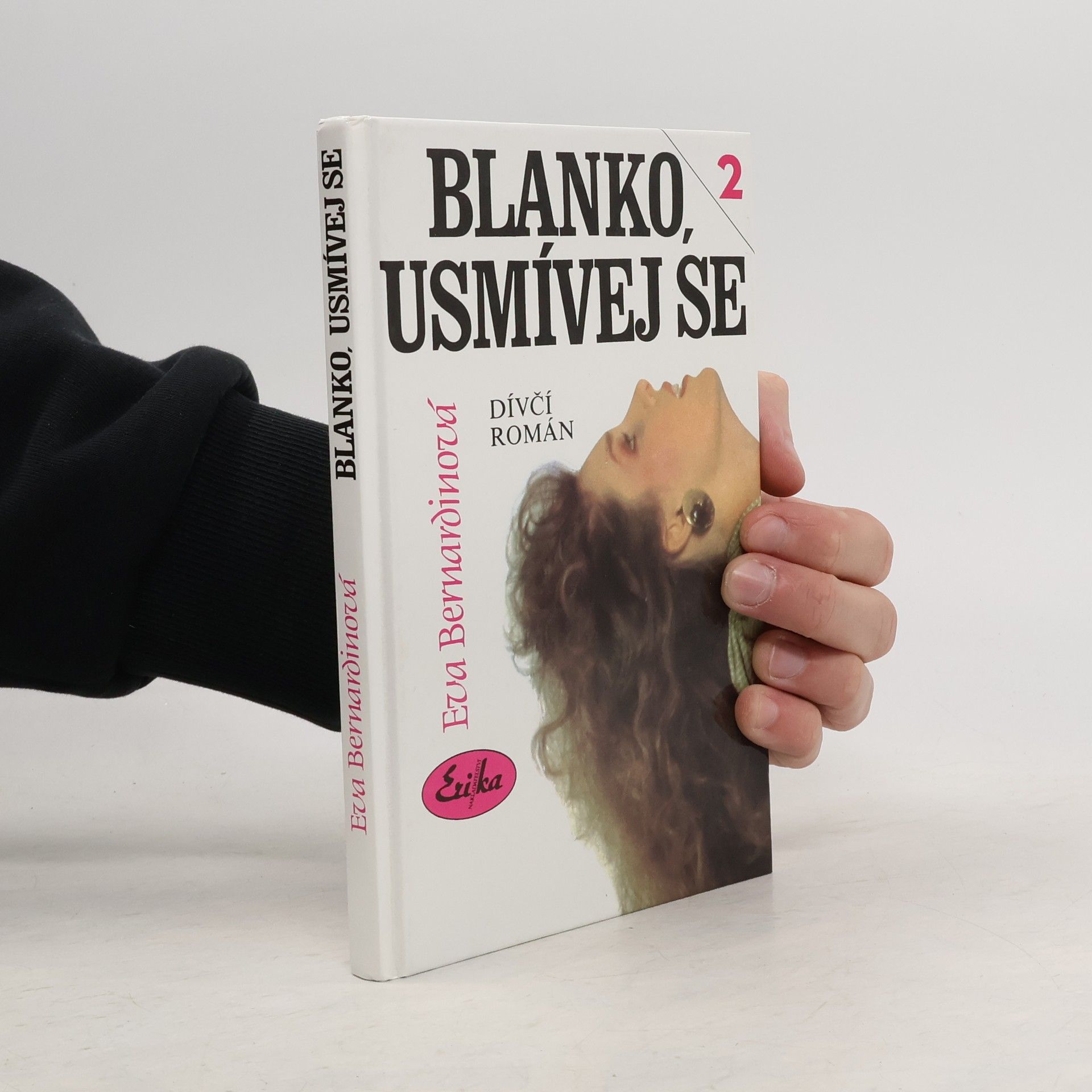 Blanko, usmívej se: Dívčí román