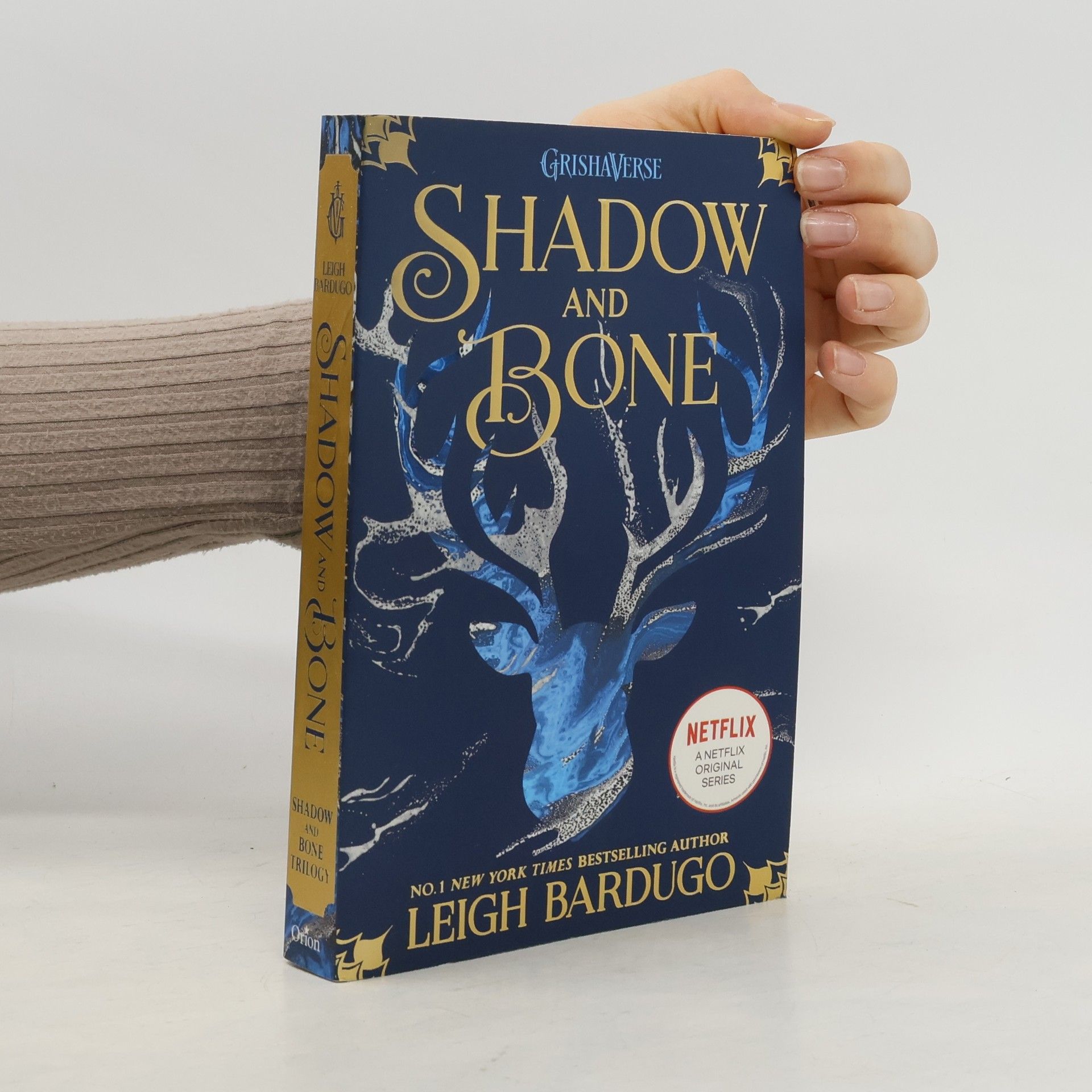 Leigh Bardugo Shadow and Bone