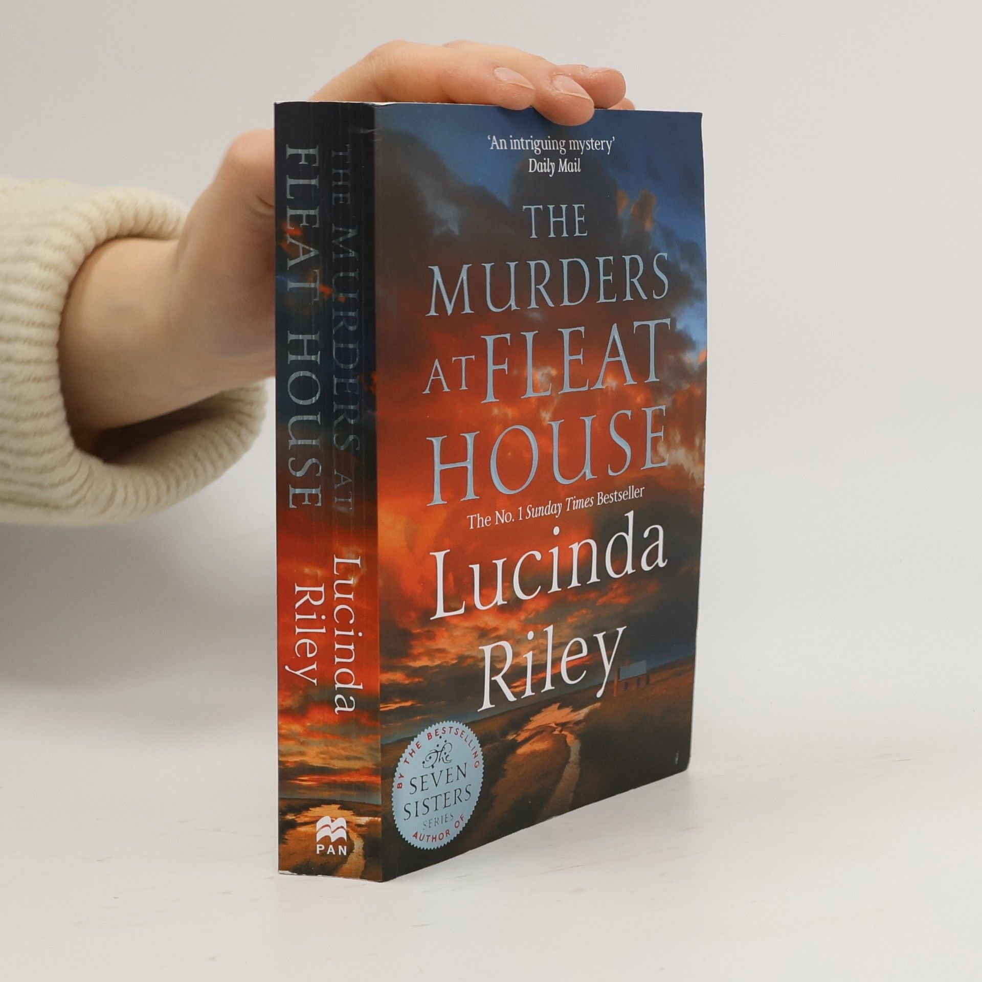 Lucinda Riley The Murders at Fleat House