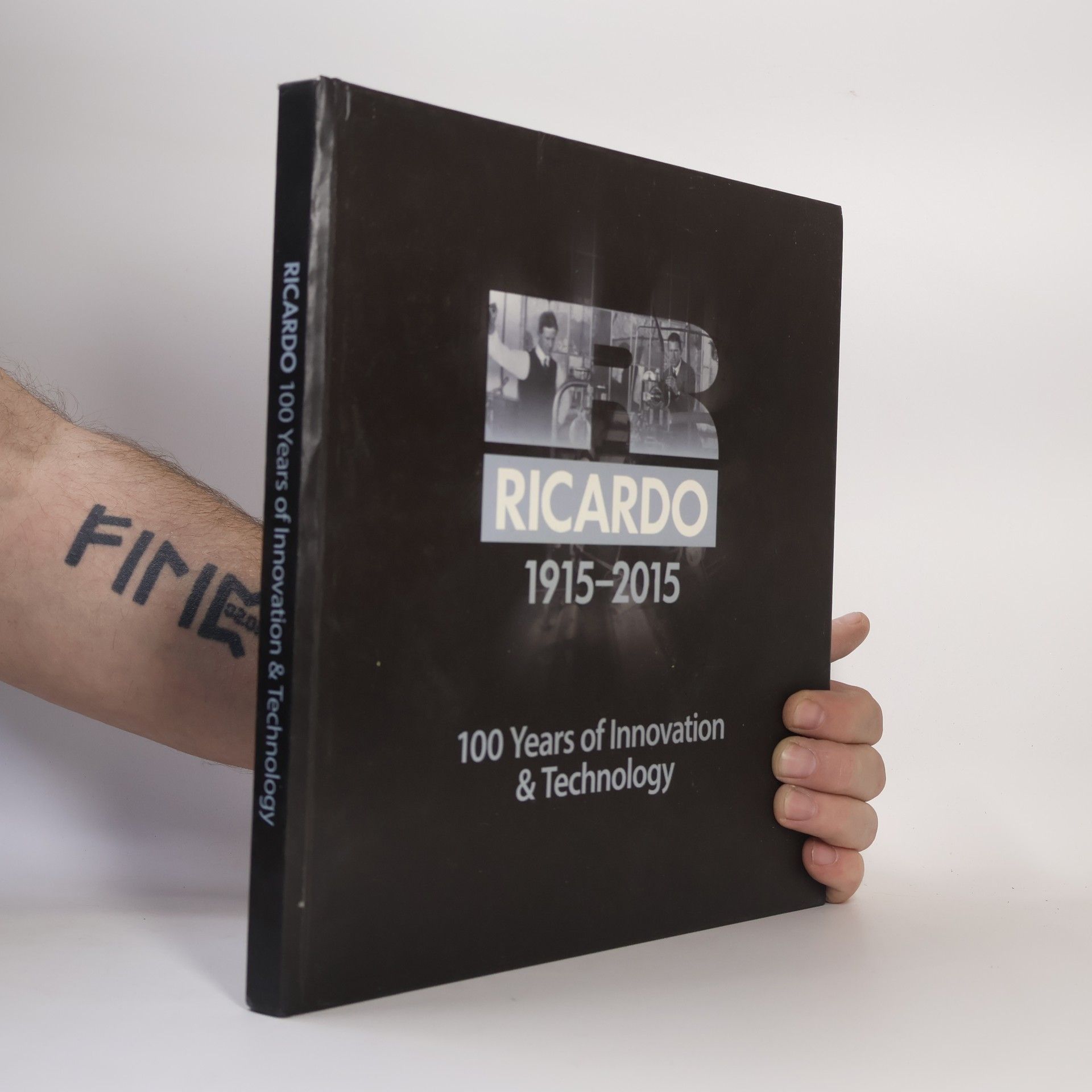 Kolektív autorov Ricardo 1915-2015