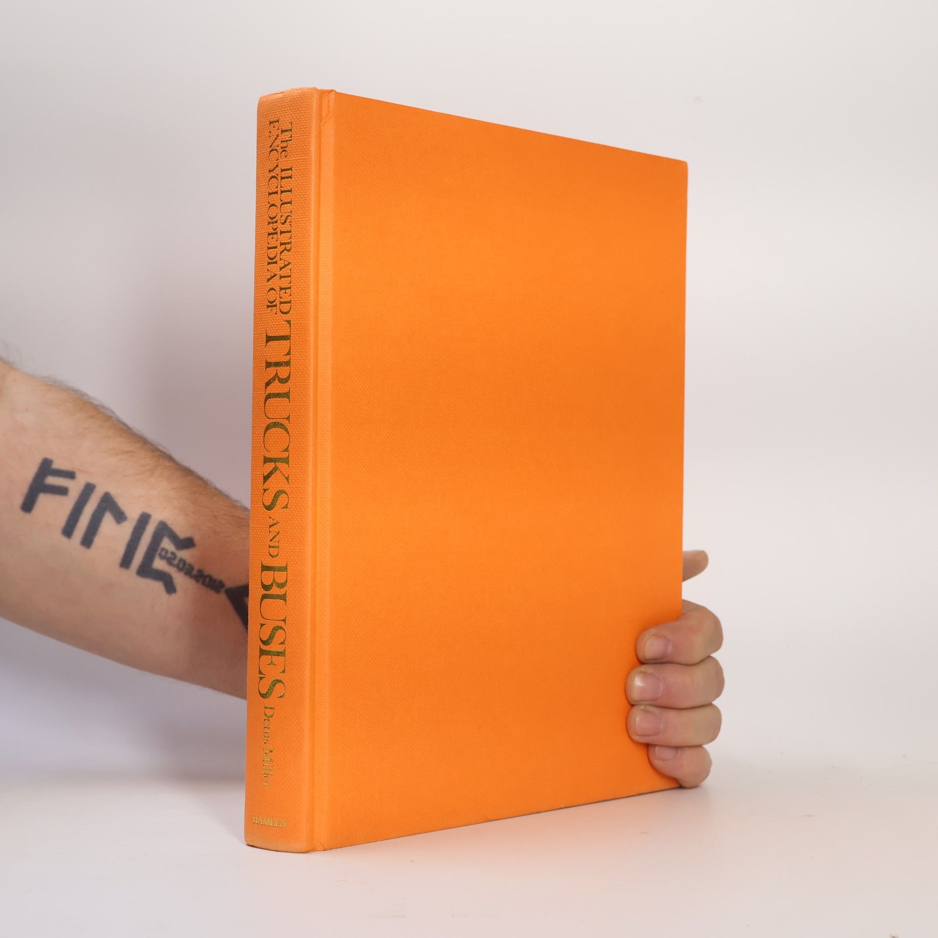 Denis Neville Miller Illustrated Encyclopaedia of Trucks and Buses