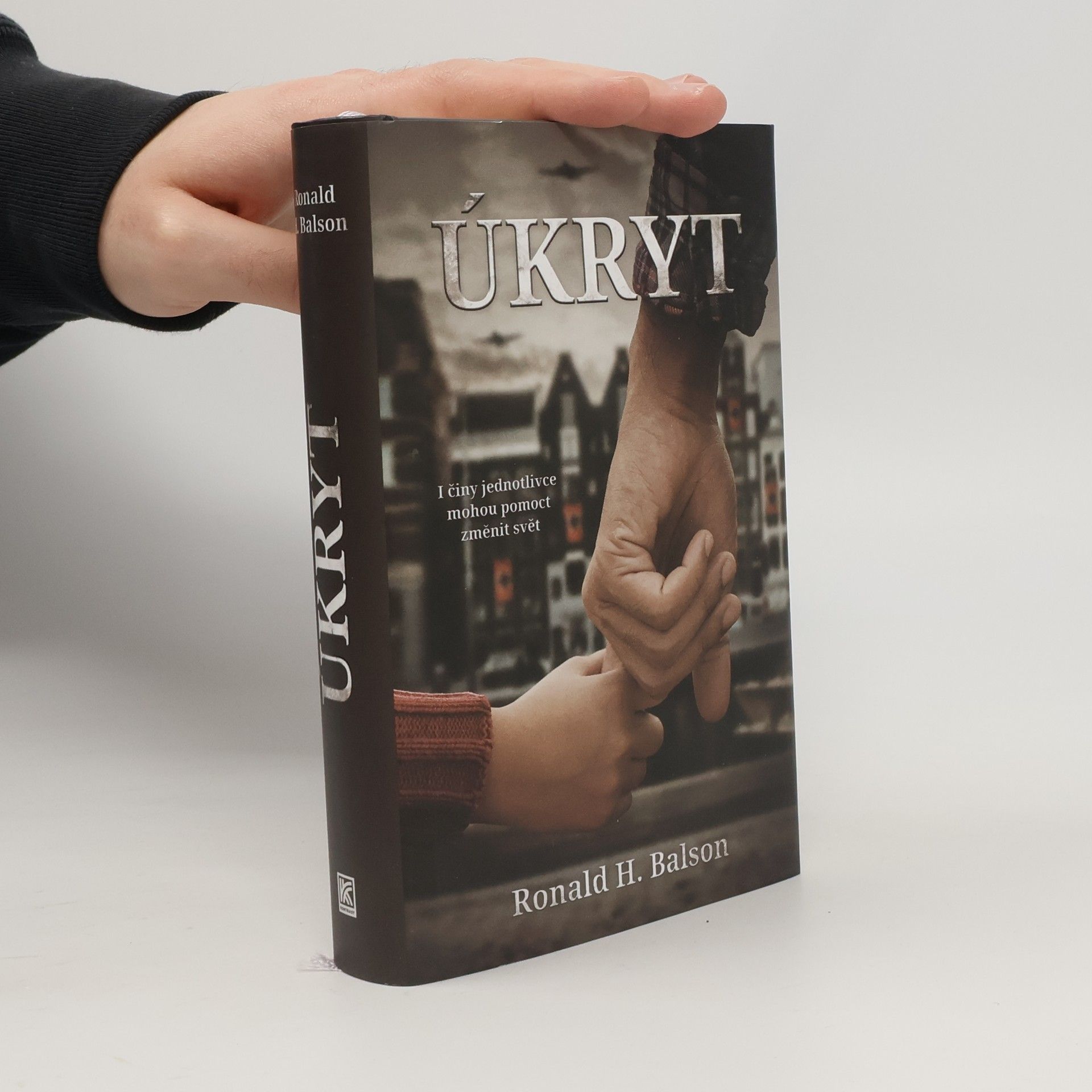 Ronald H. Balson Úkryt