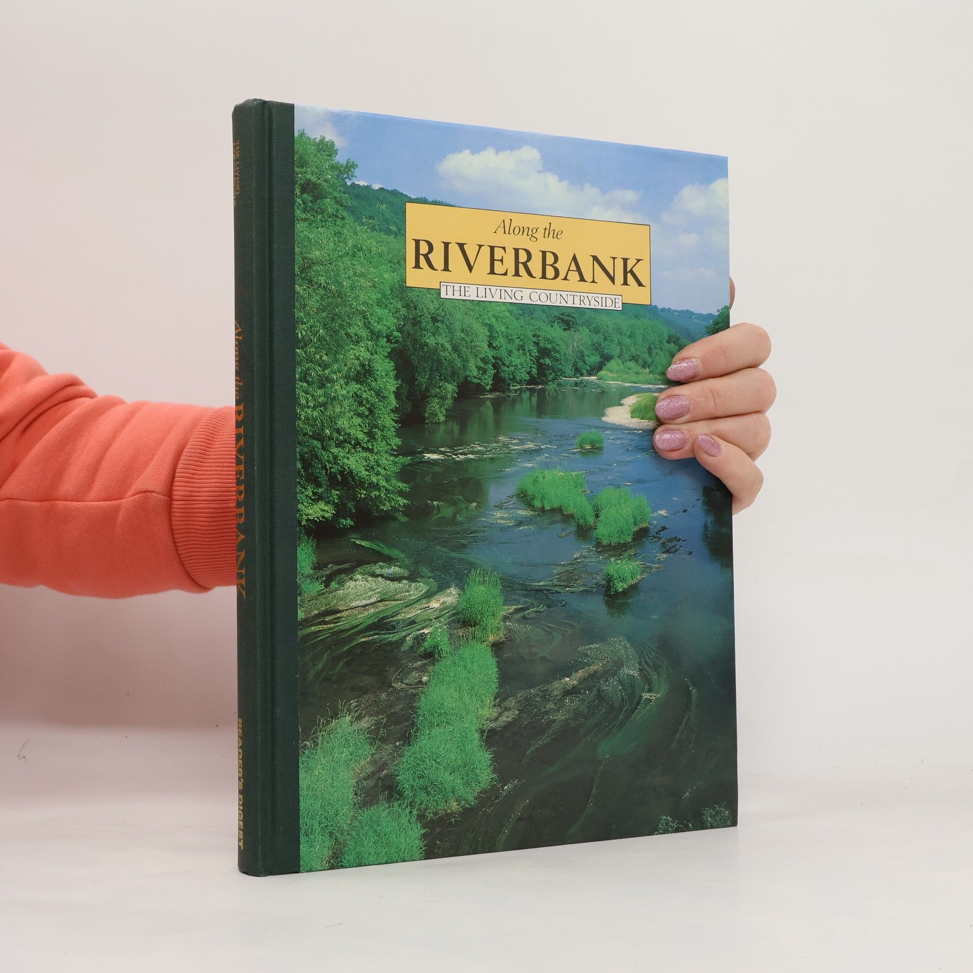 Kolektív autorov Along the Riverbank