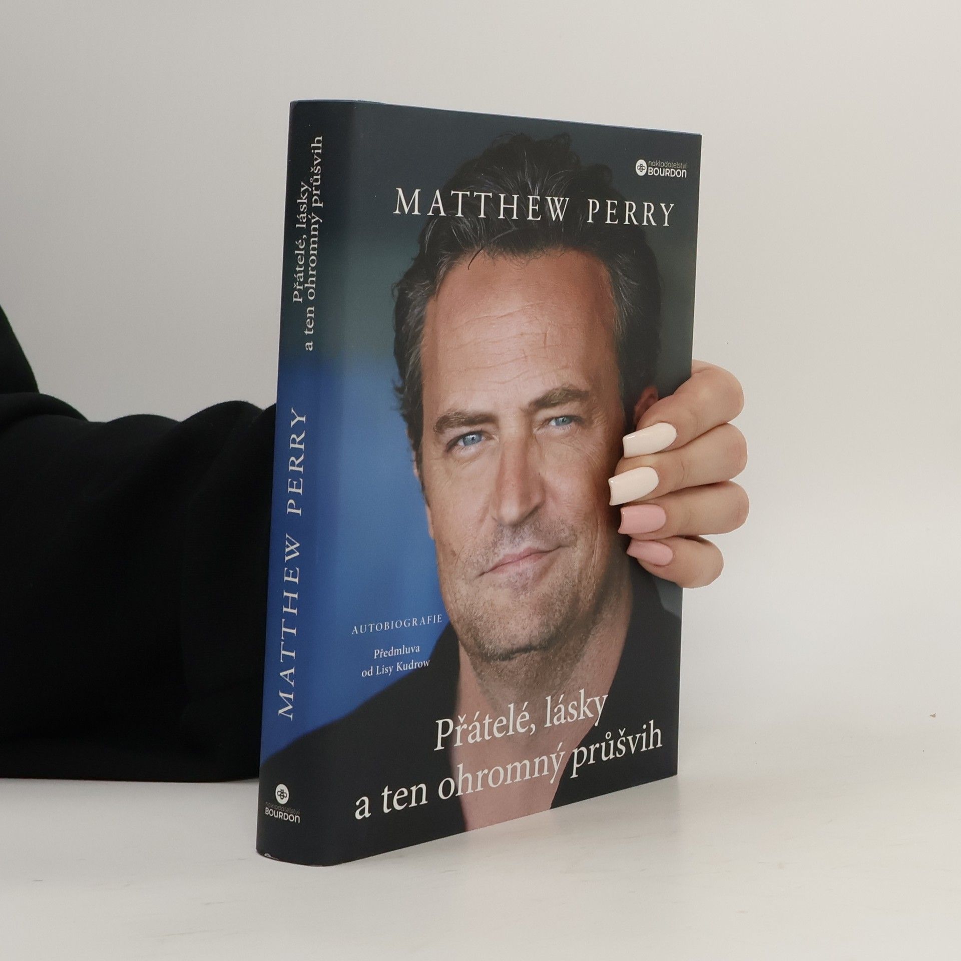 Matthew Perry Přátelé, lásky a ten ohromný průšvih