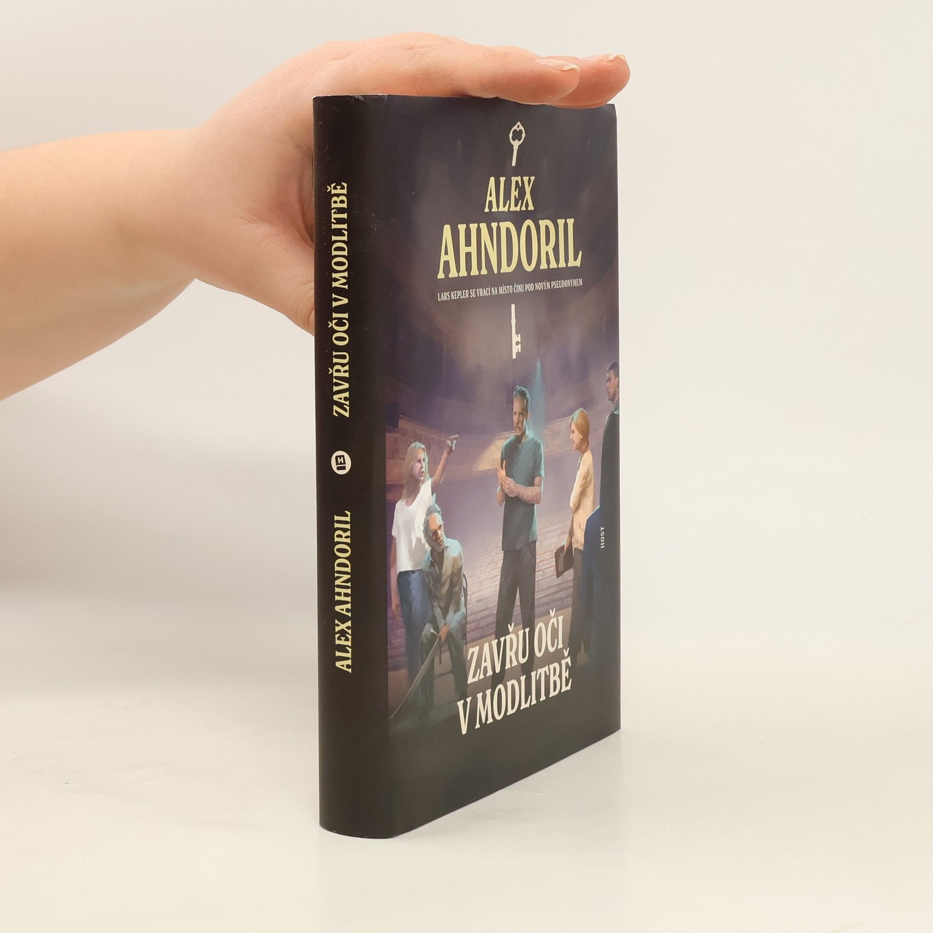 Zavřu oči v modlitbě