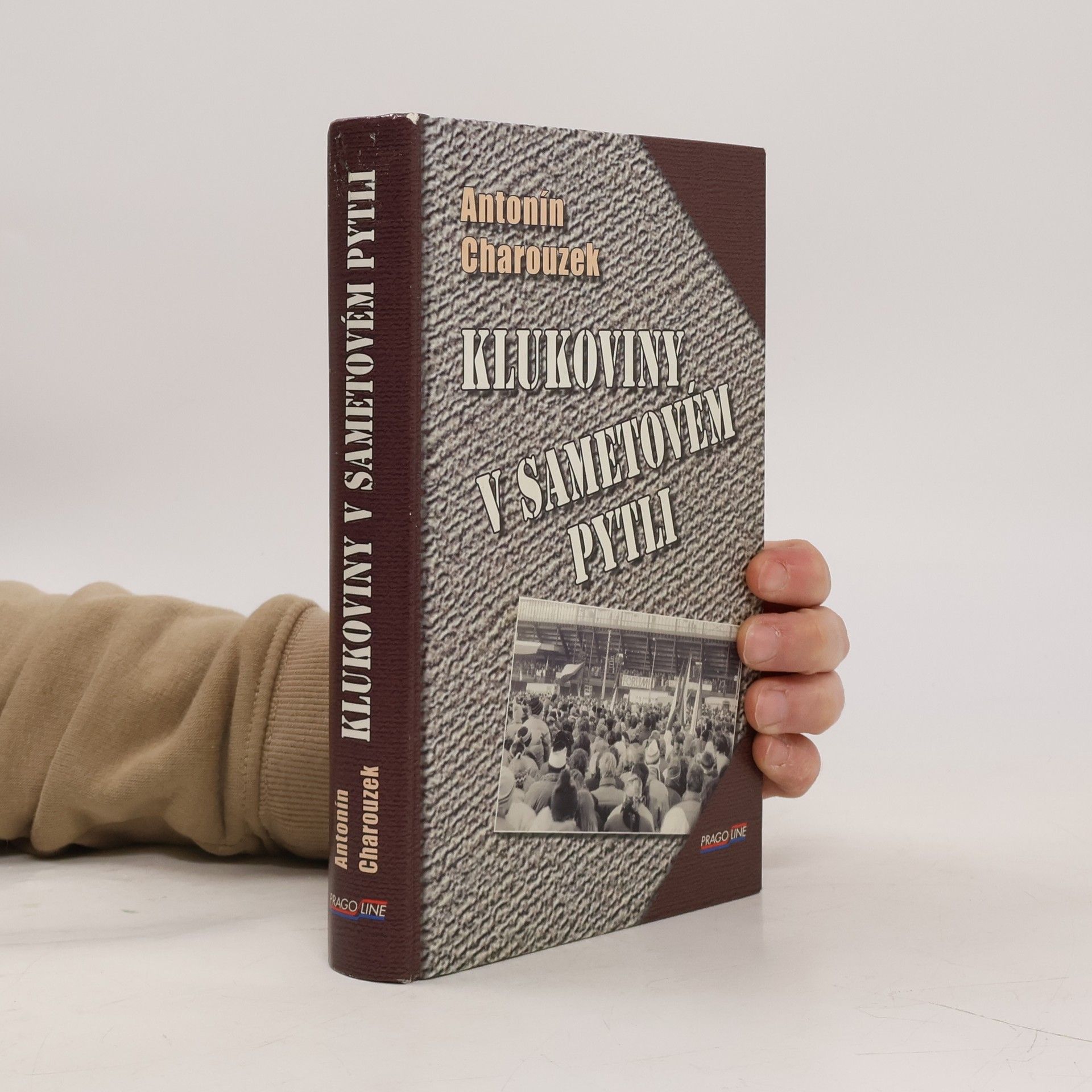 Antonín Charouzek Klukoviny v sametovém pytli