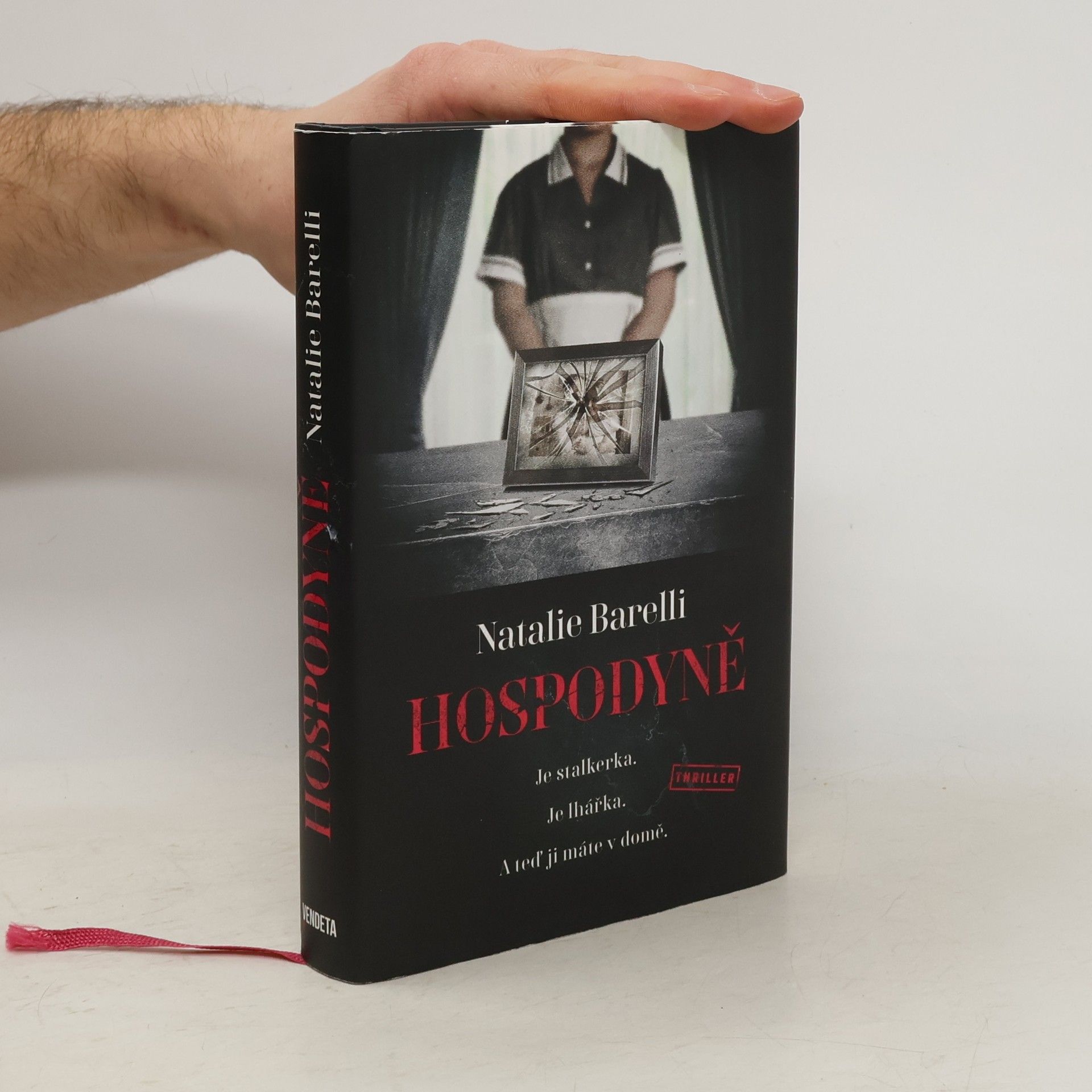 Natalie Barelli Hospodyně