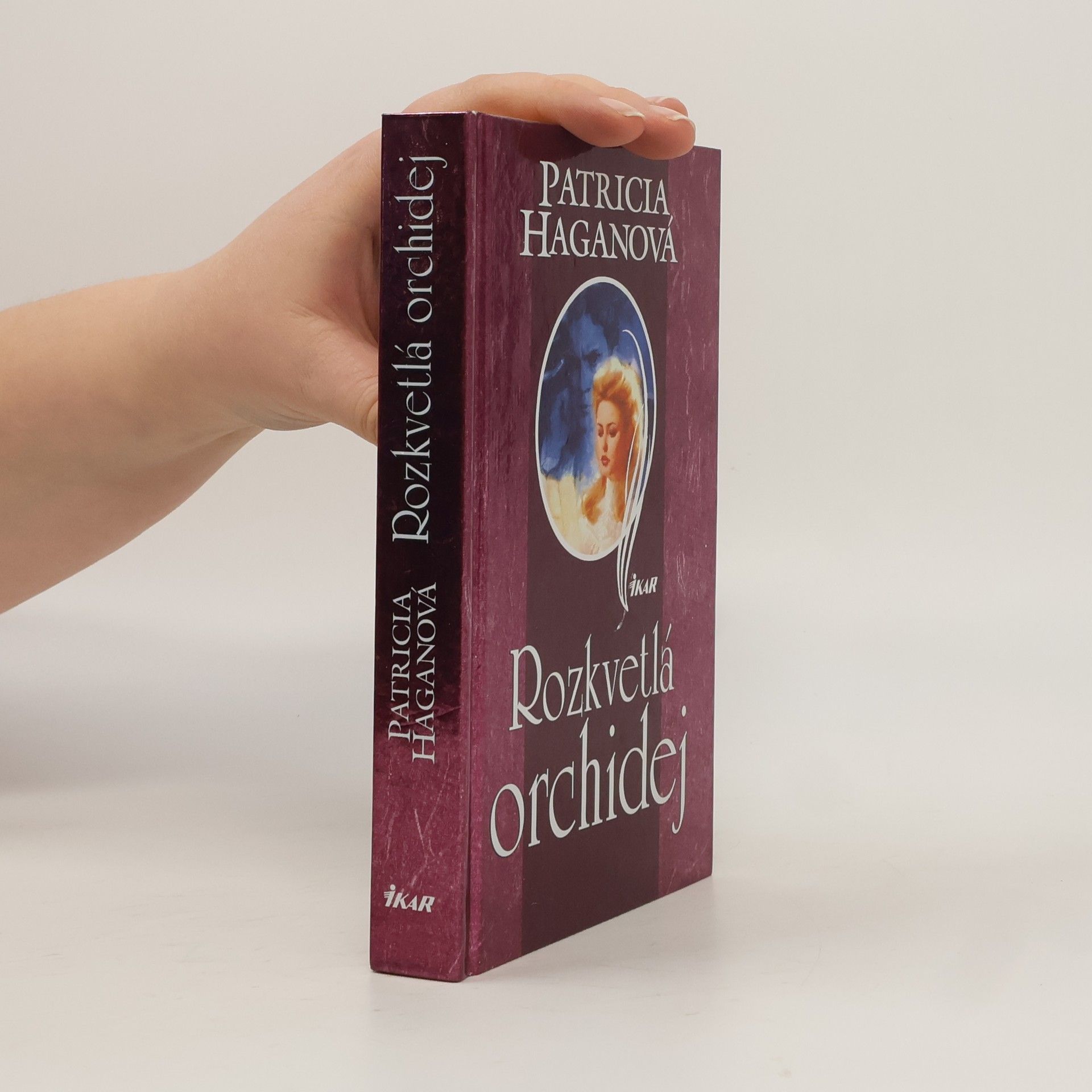 Patricia Hagan Rozkvetlá orchidej