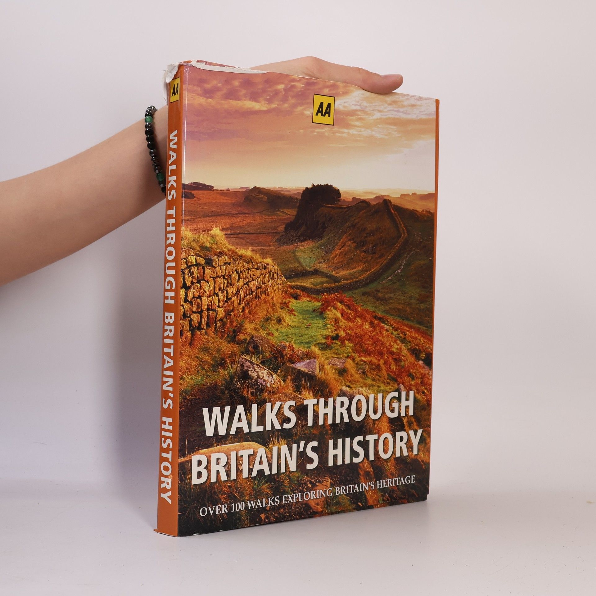 Walks Through Britain's History - Over 100 Walks Exploring Britain's Heritage