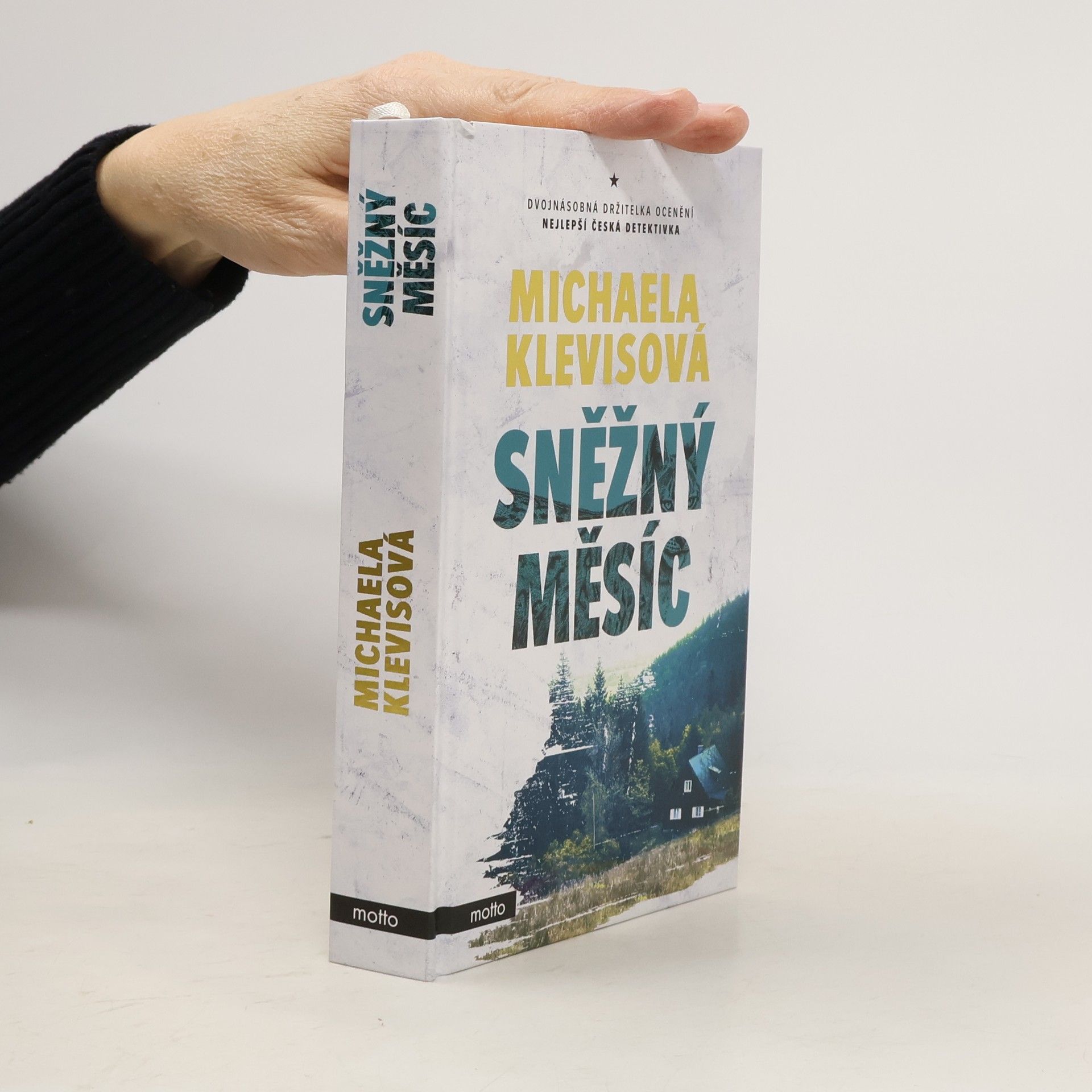 Michaela Klevisová Sněžný měsíc