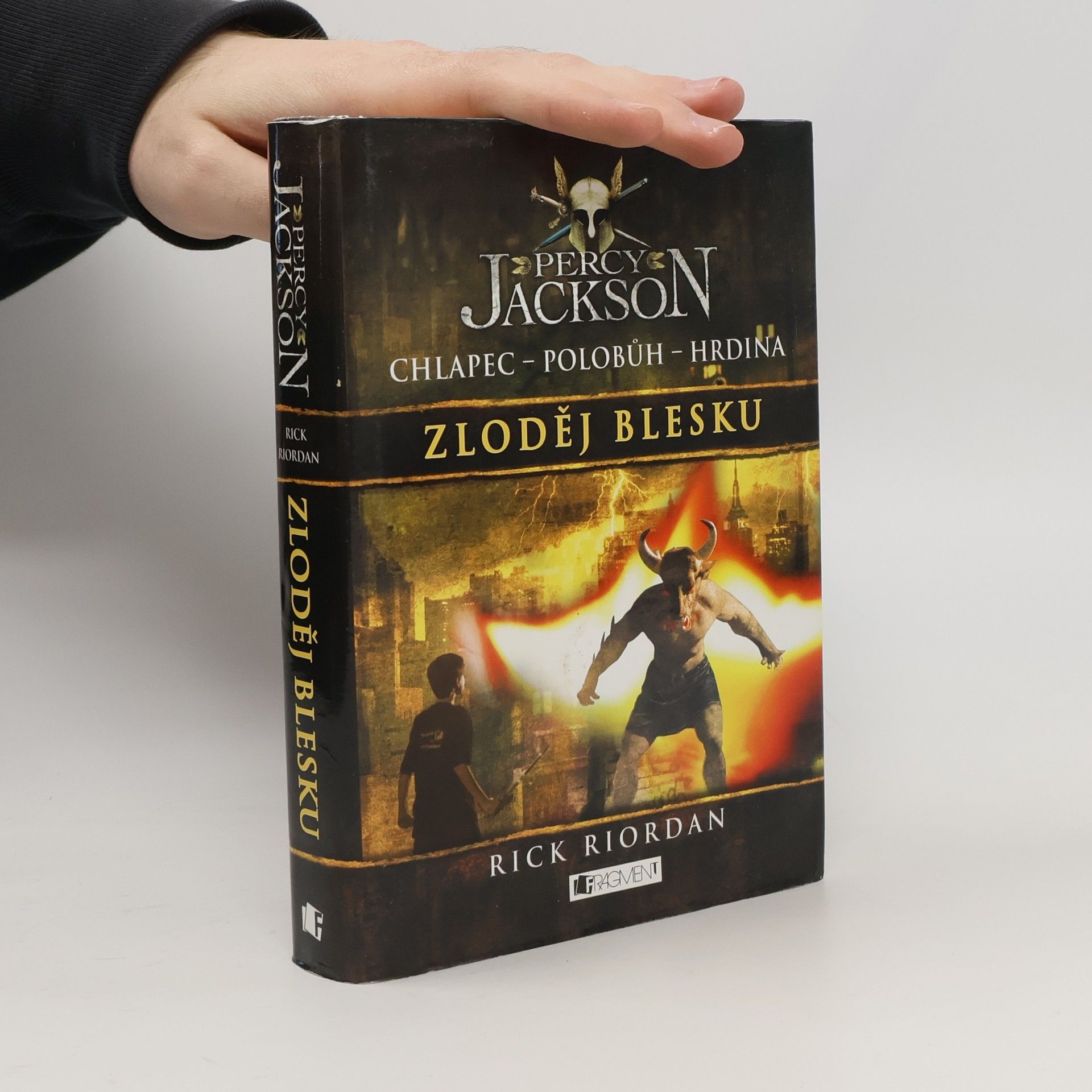 Rick Riordan Percy Jackson. Zloděj blesku