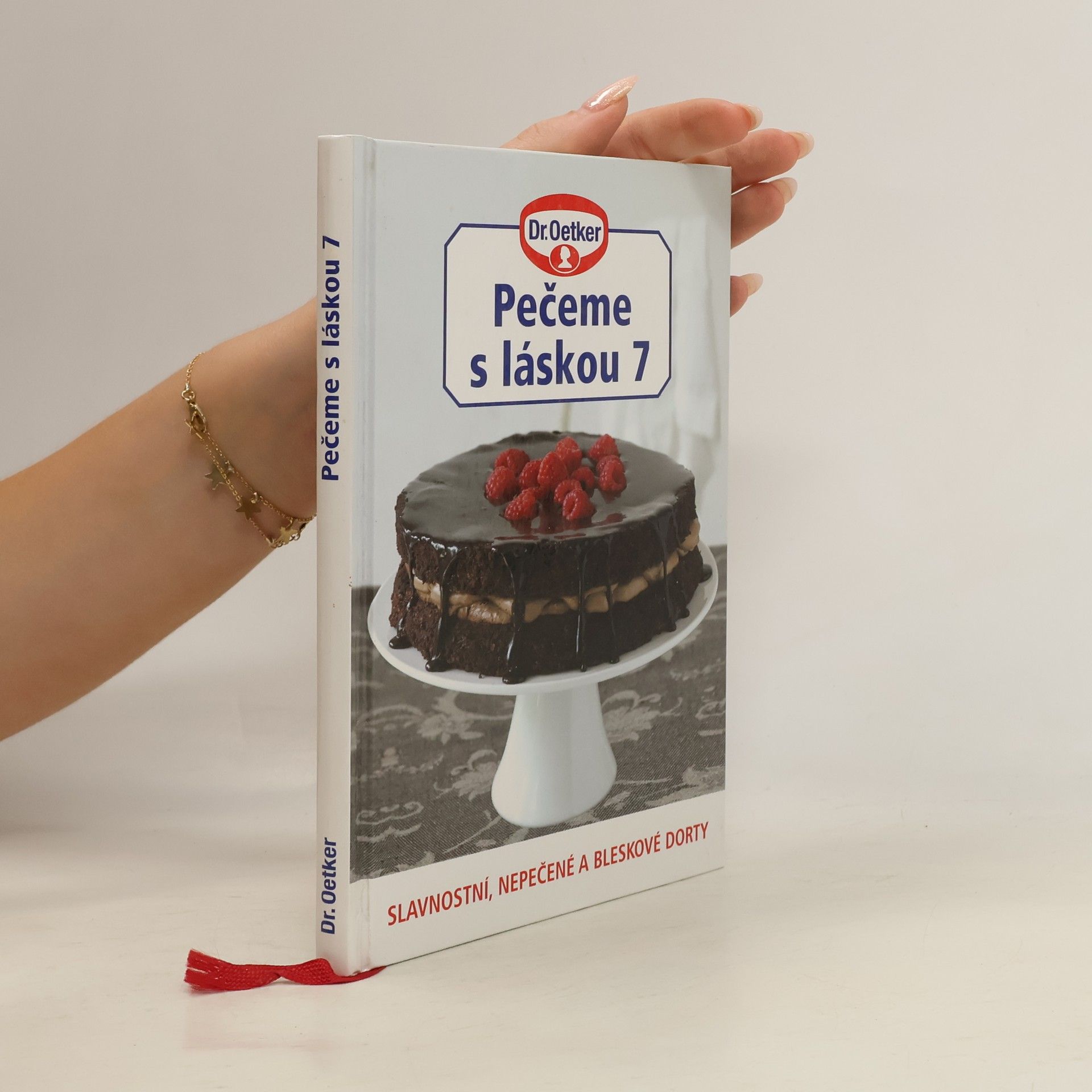 Anna Dvořák Slavnostní, nepečené a bleskové dorty