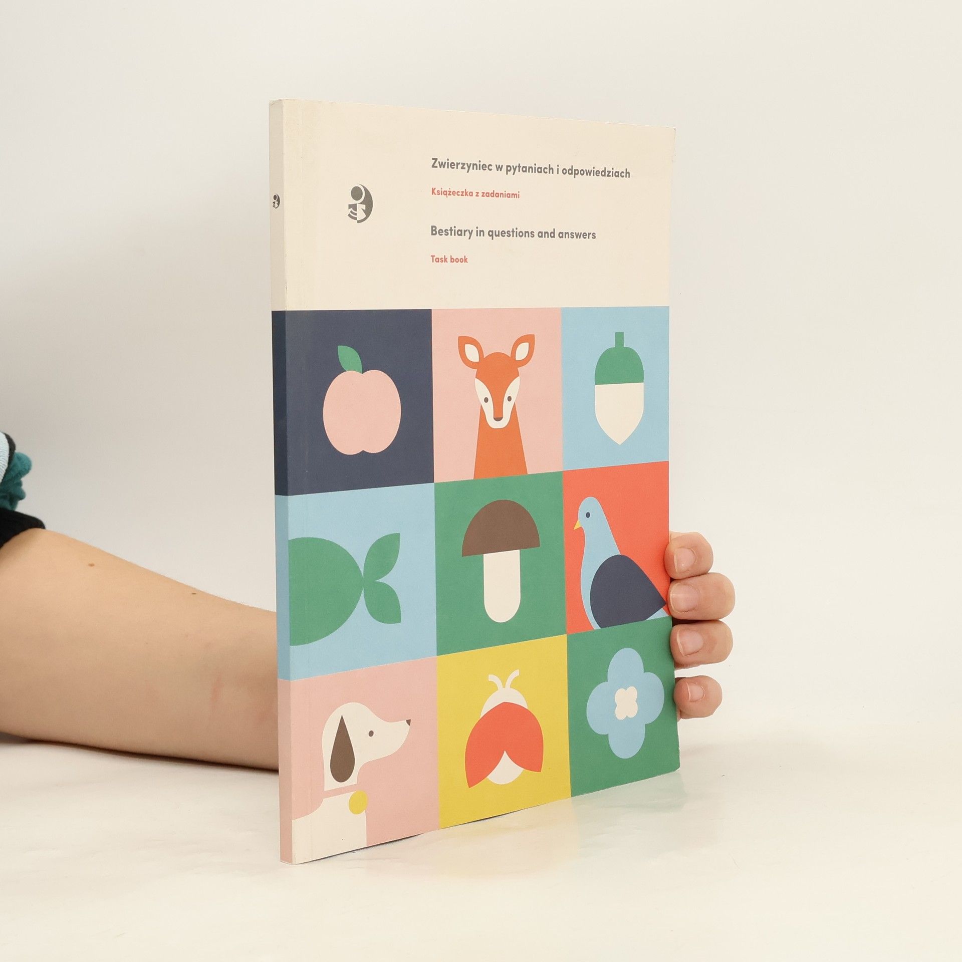 Joanna A. Kościelna Zwierzyniec w pytaniach i odpowiedziach / Bestiary in Questions and Answers