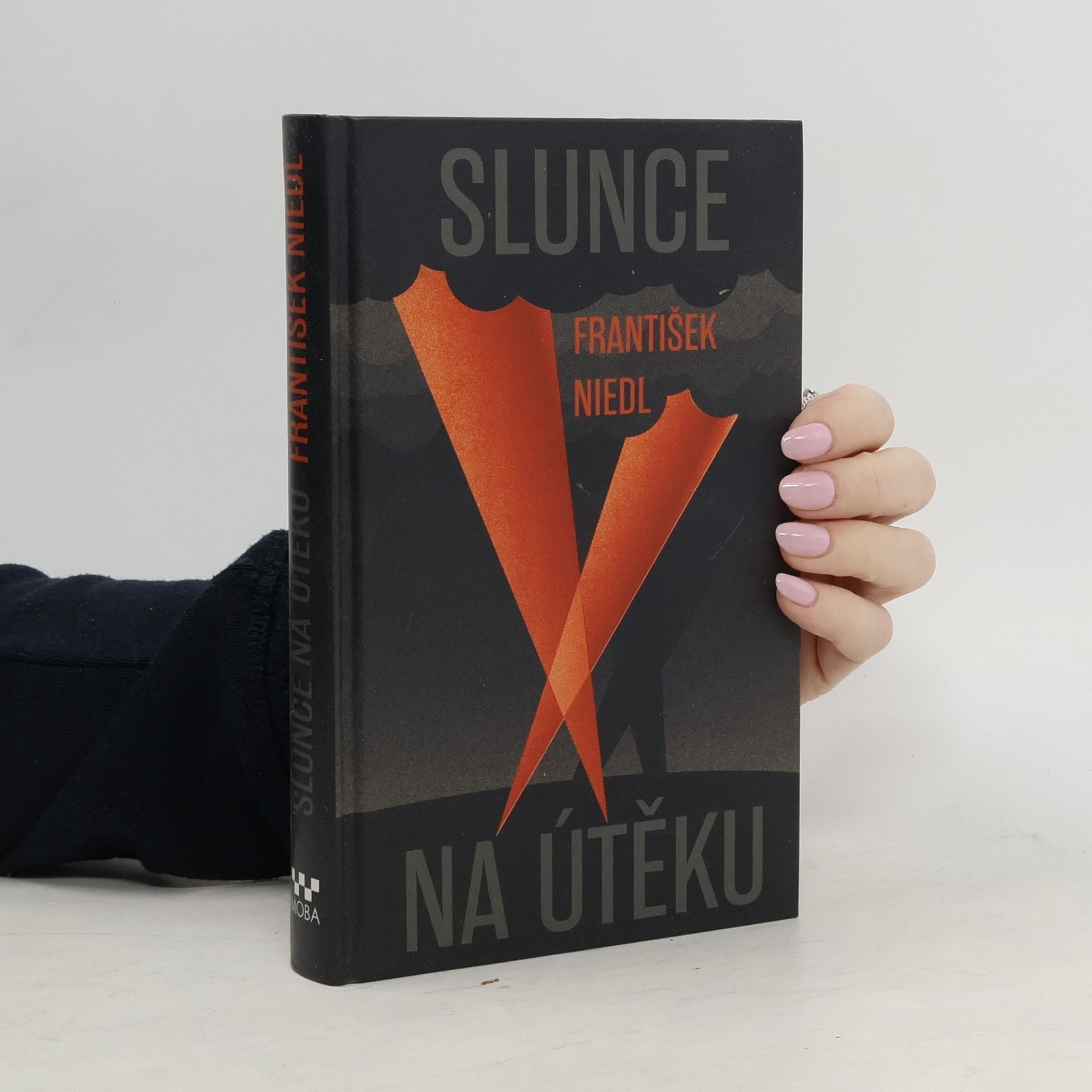 František Niedl Slunce na útěku