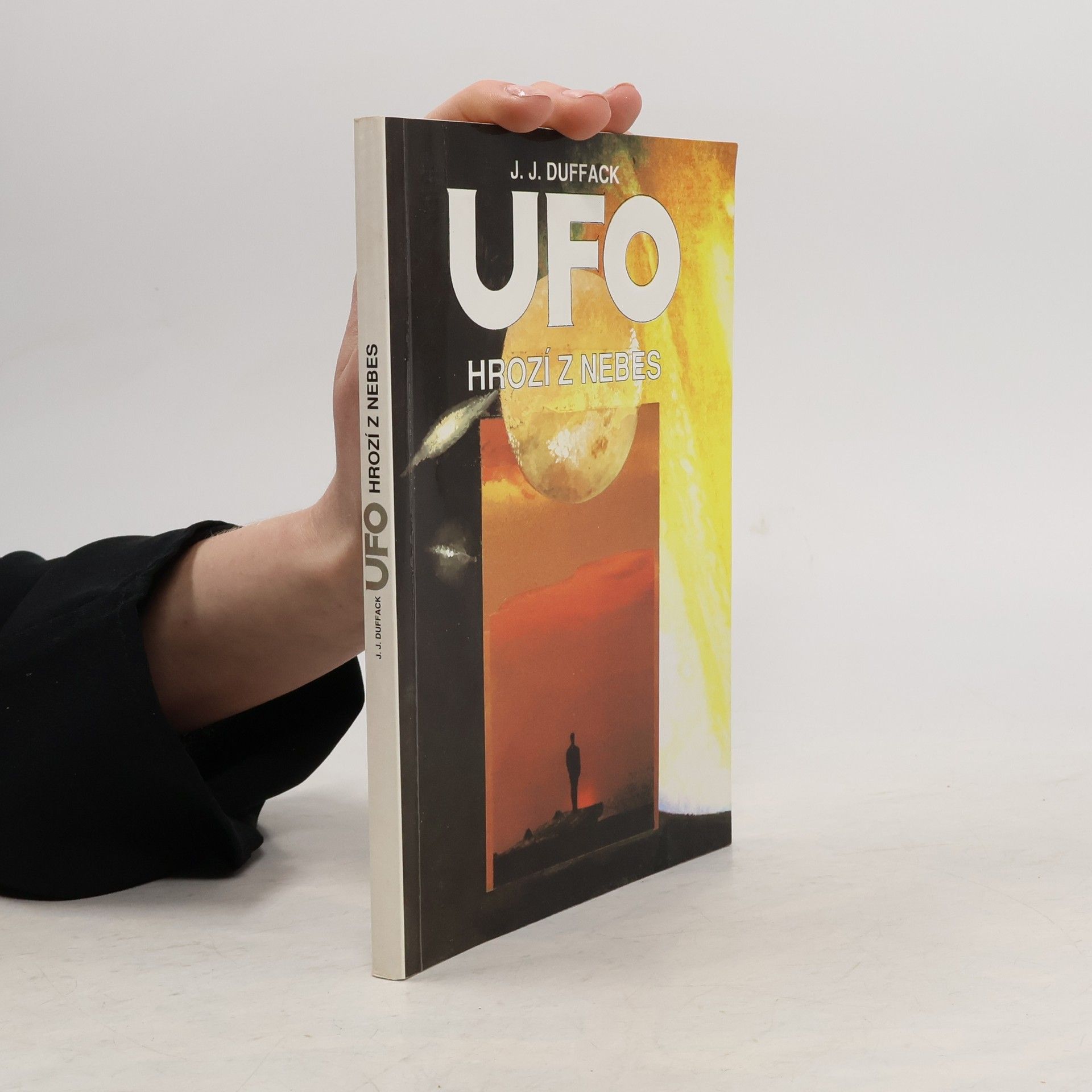 J. Duffack UFO hrozí z nebes