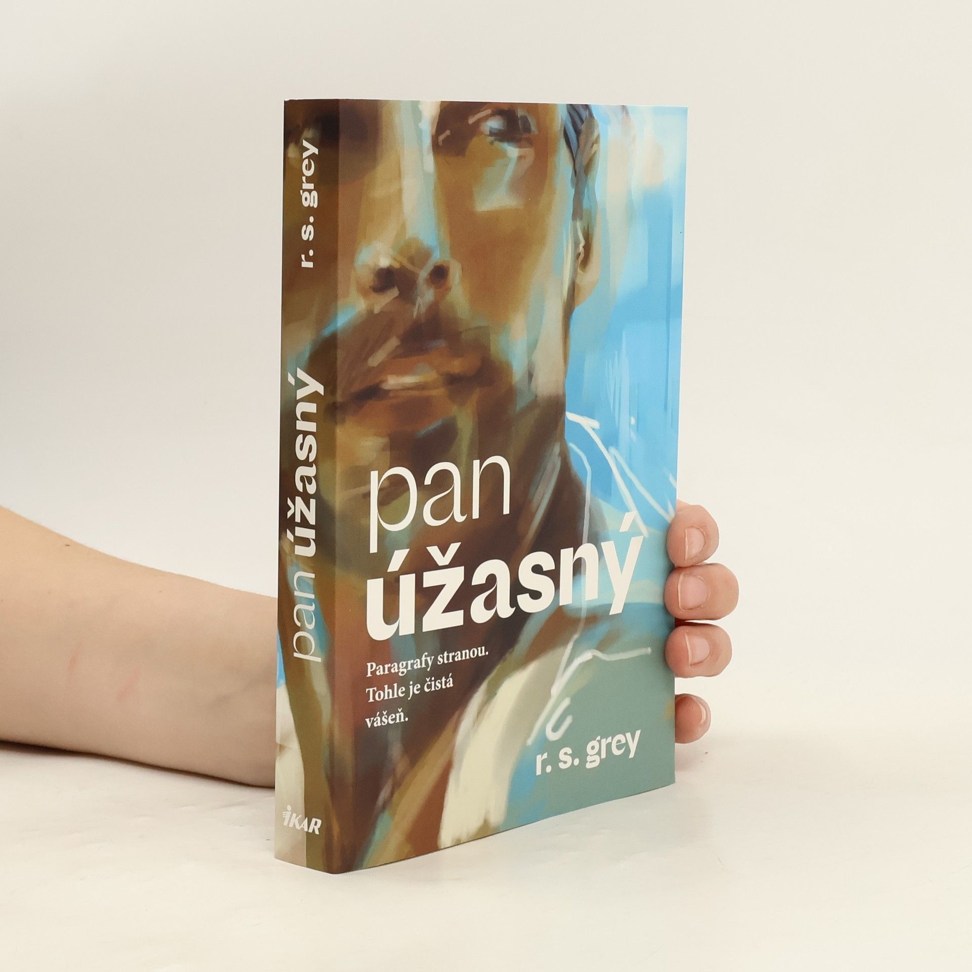 R. S. Grey Pan Úžasný