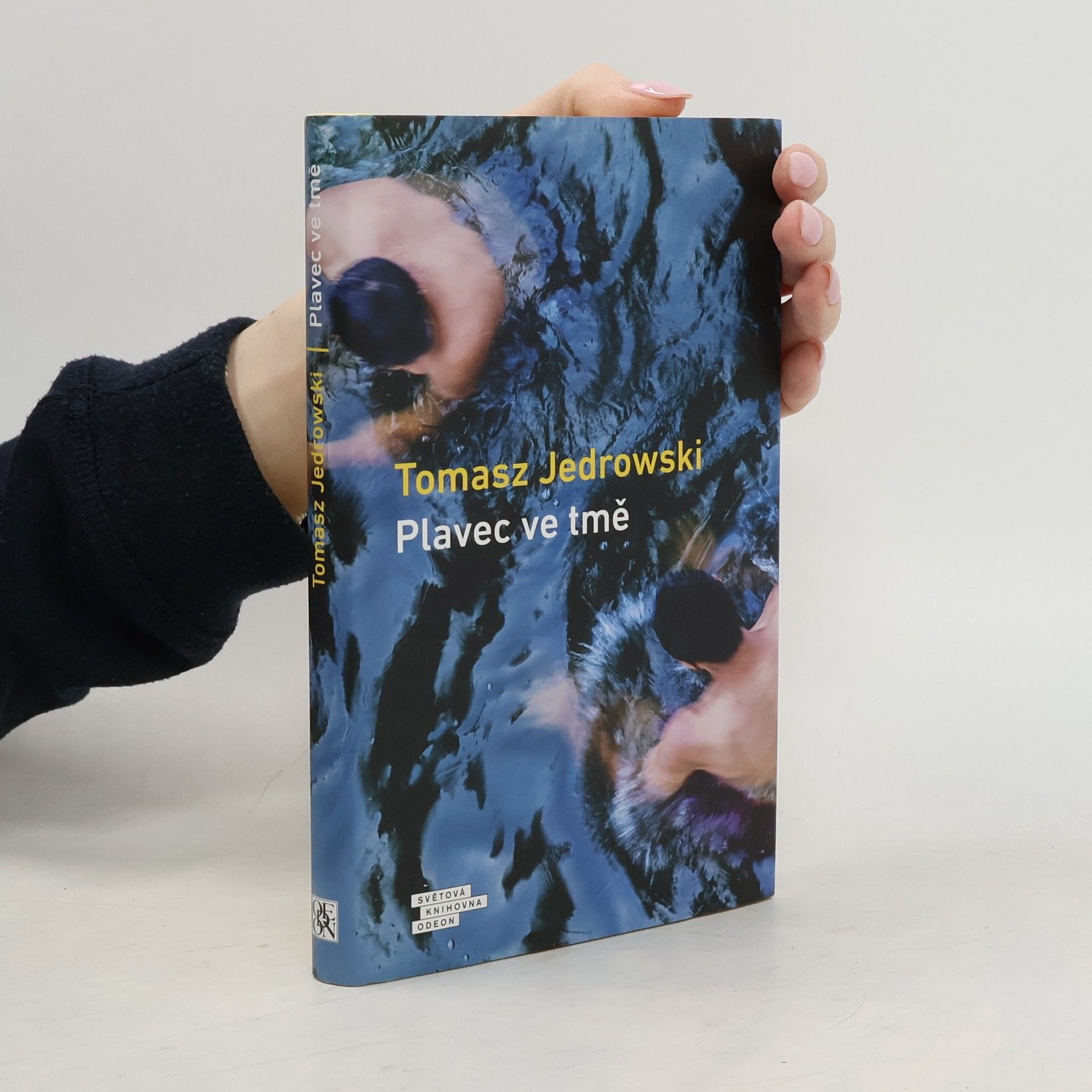Tomasz Jędrowski Plavec ve tmě