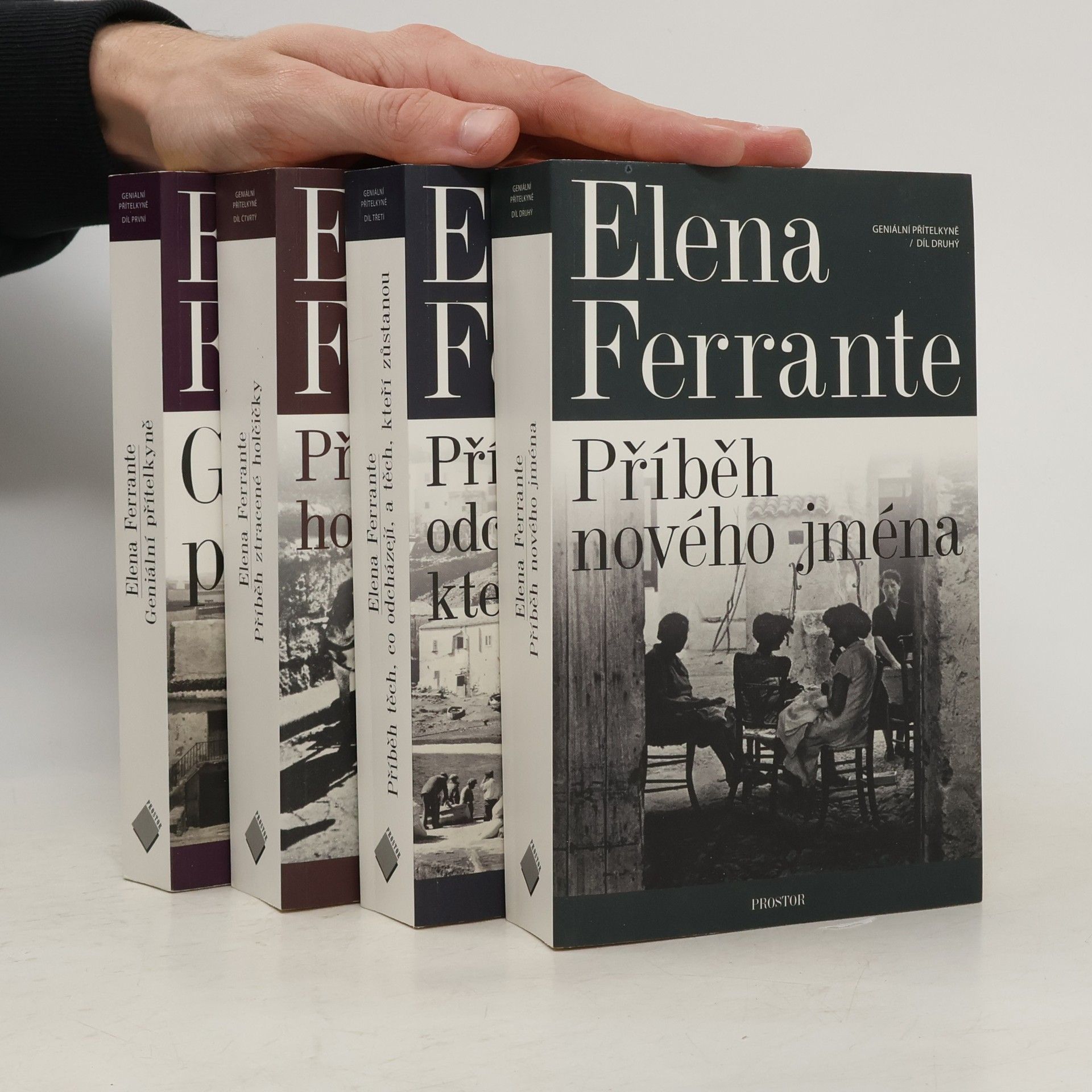 Elena Ferrante Geniální přítelkyně 1-4