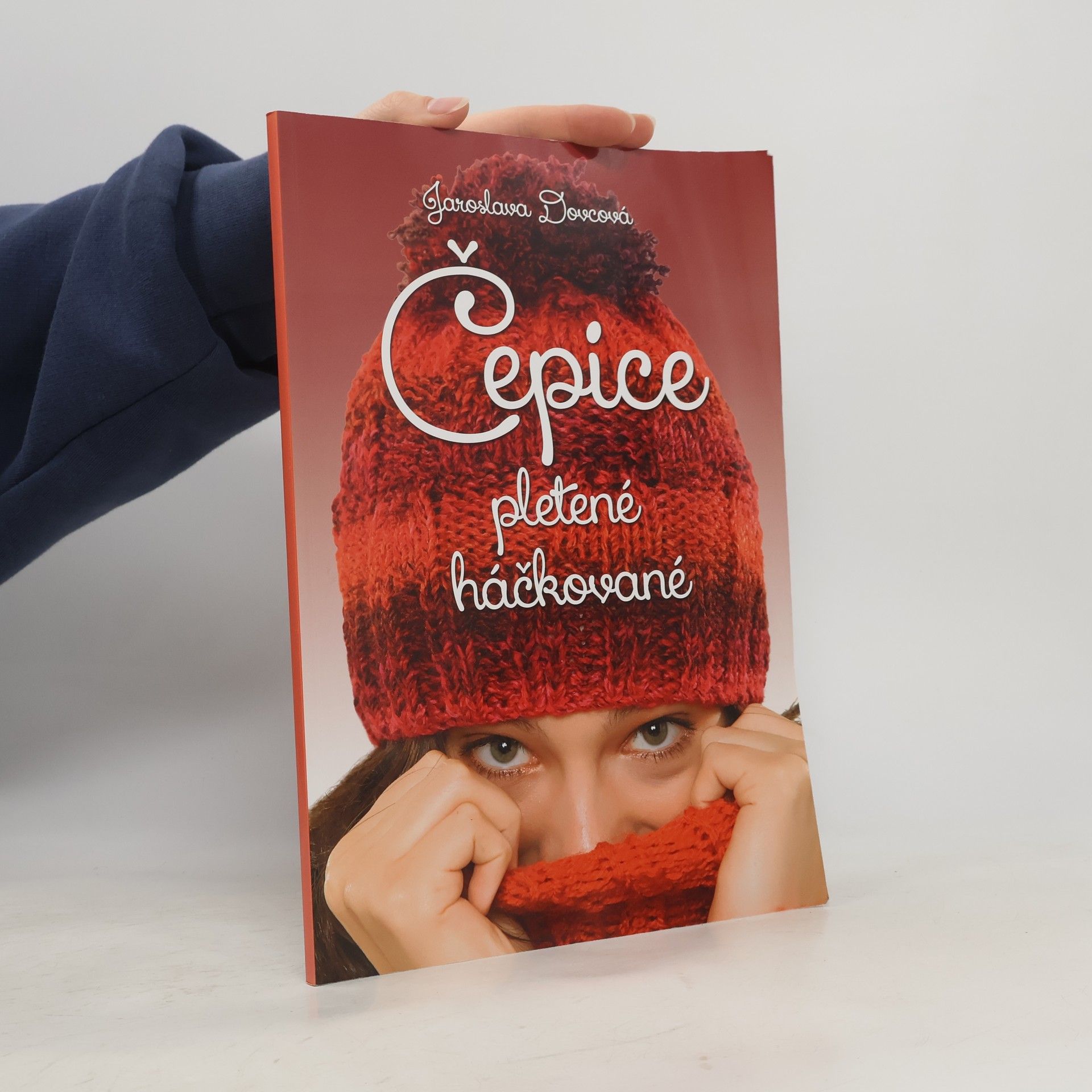 Jaroslava Dovcová Čepice. Pletené, háčkované.