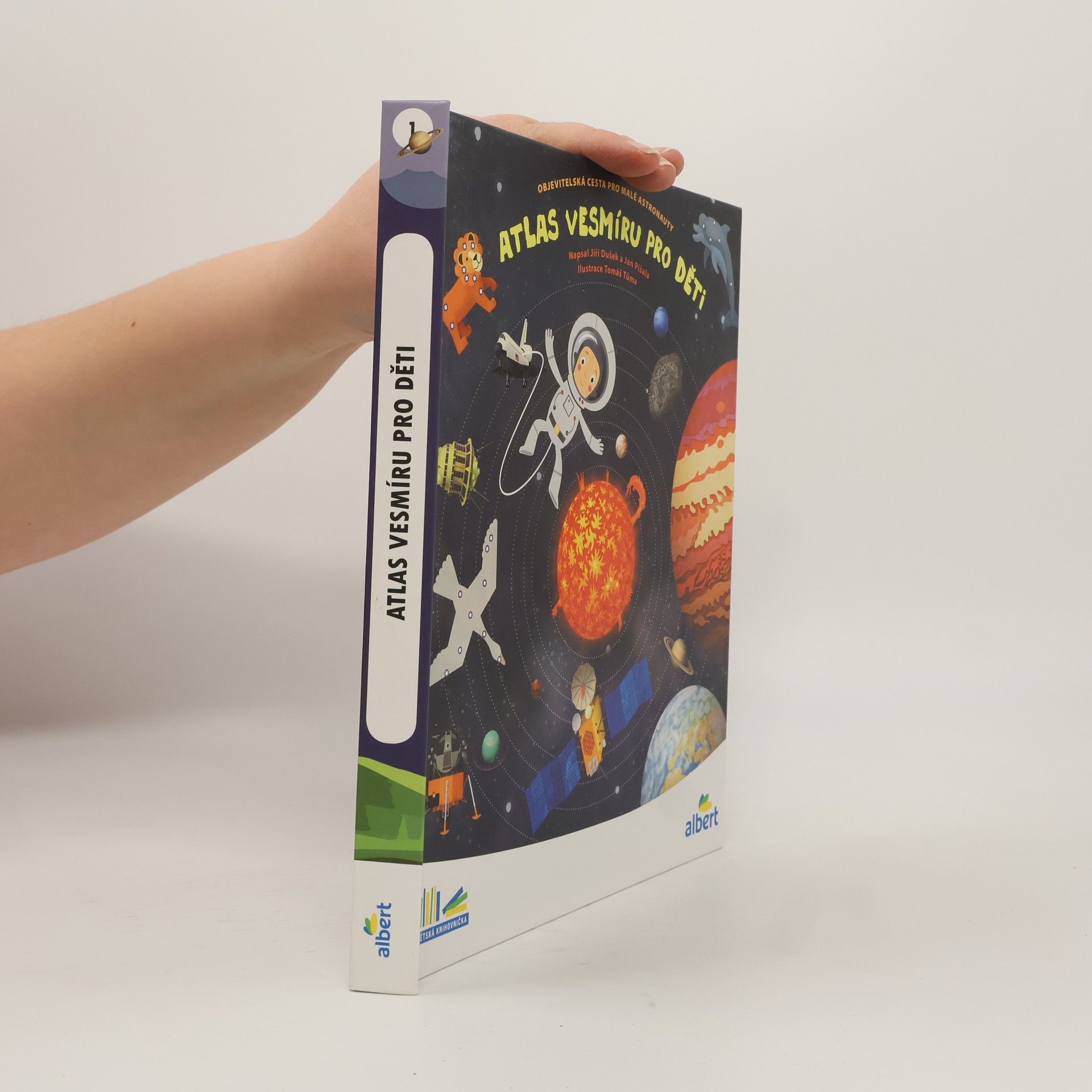 Atlas vesmíru pro děti: Objevitelská cesta pro malé astronauty