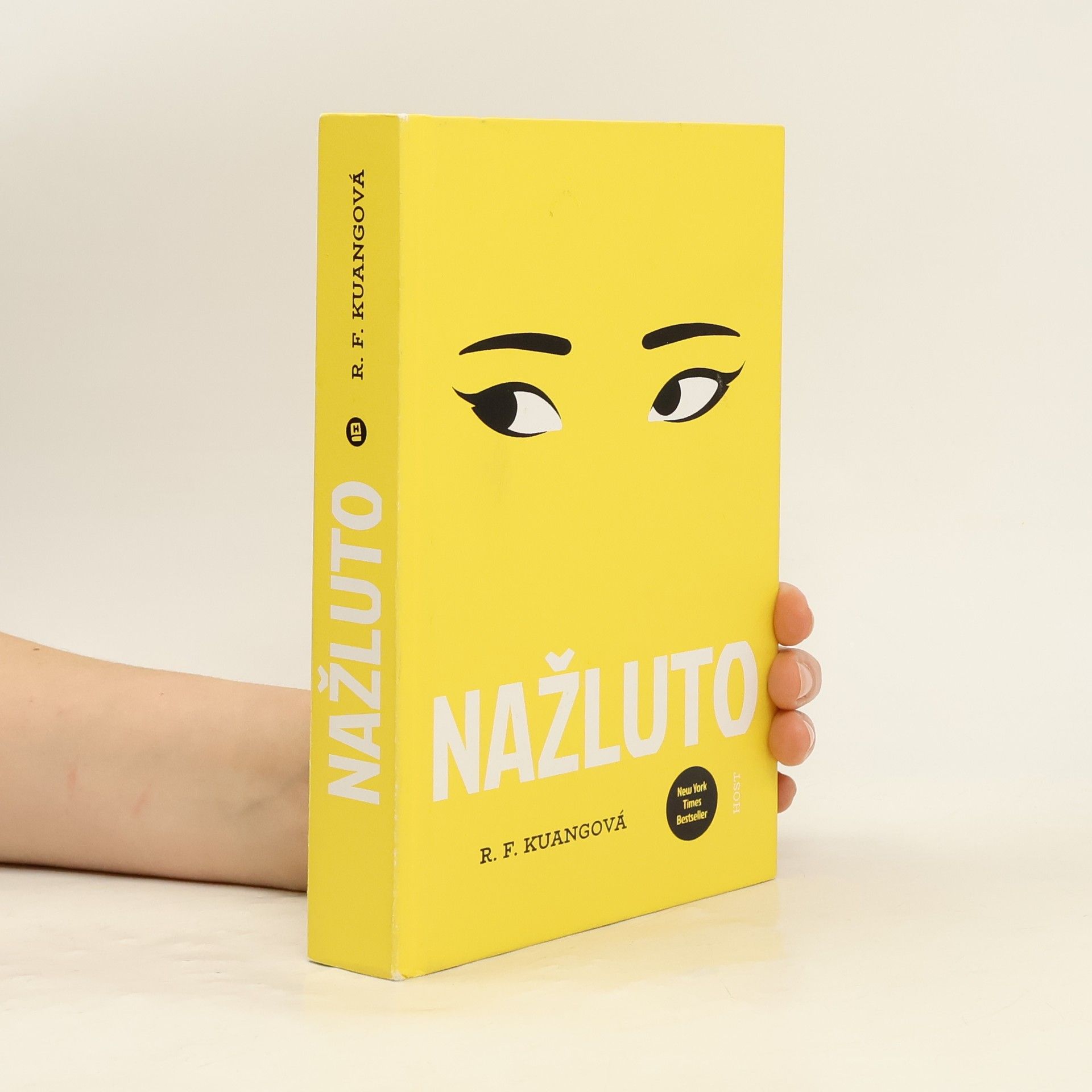 Rebecca Kuang Nažluto