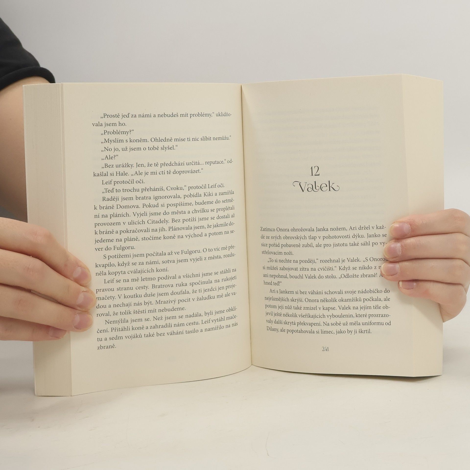 Maria V. Snyder Studie stínů. Hledači duší I.