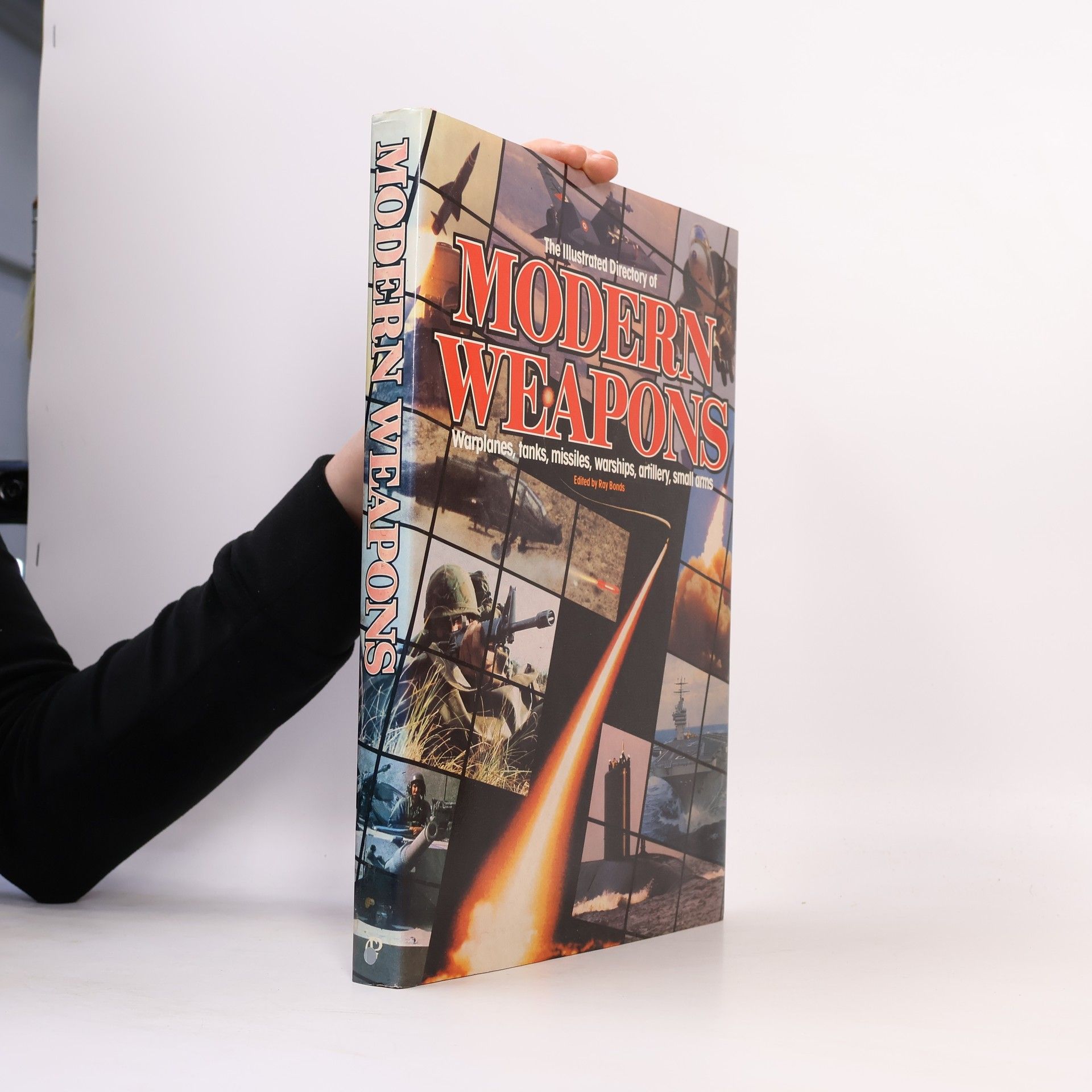 Collectif d'auteurs Modern Weapons