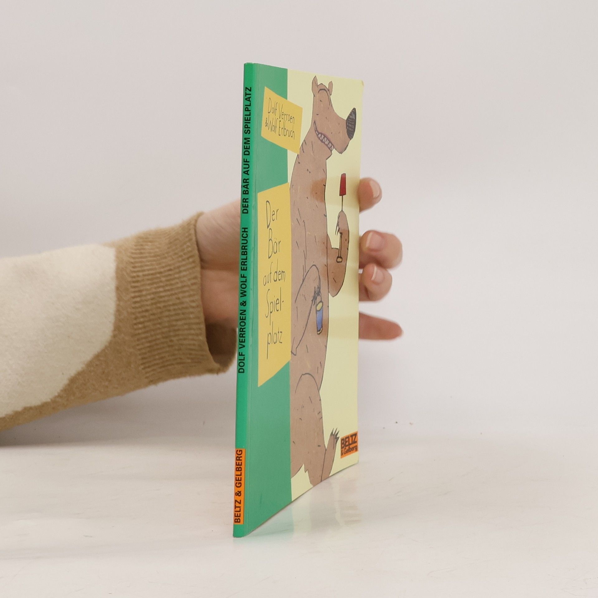 Dolf Verroen Der Bär auf dem Spielplatz