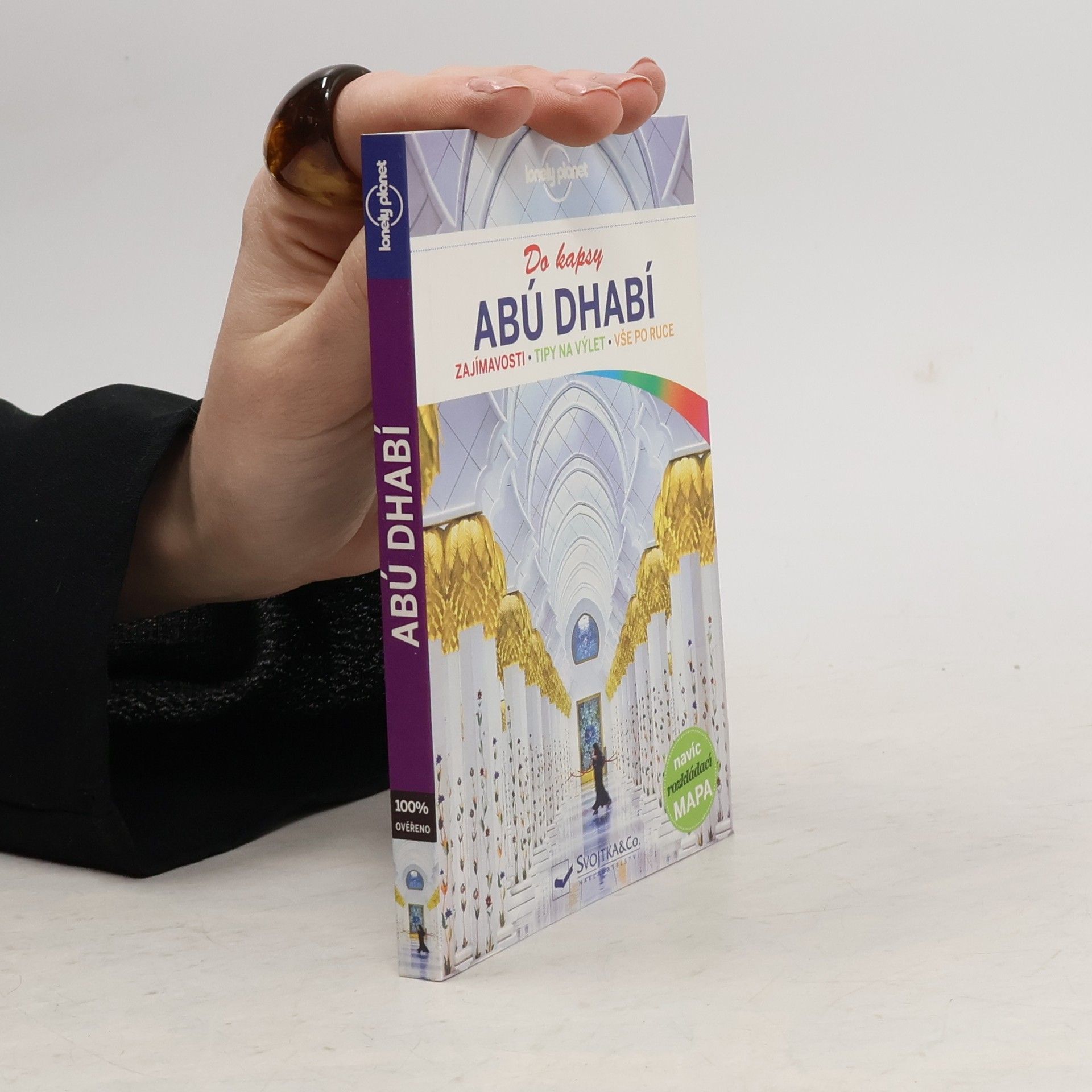 Jenny Walker Abú Dhabí do kapsy