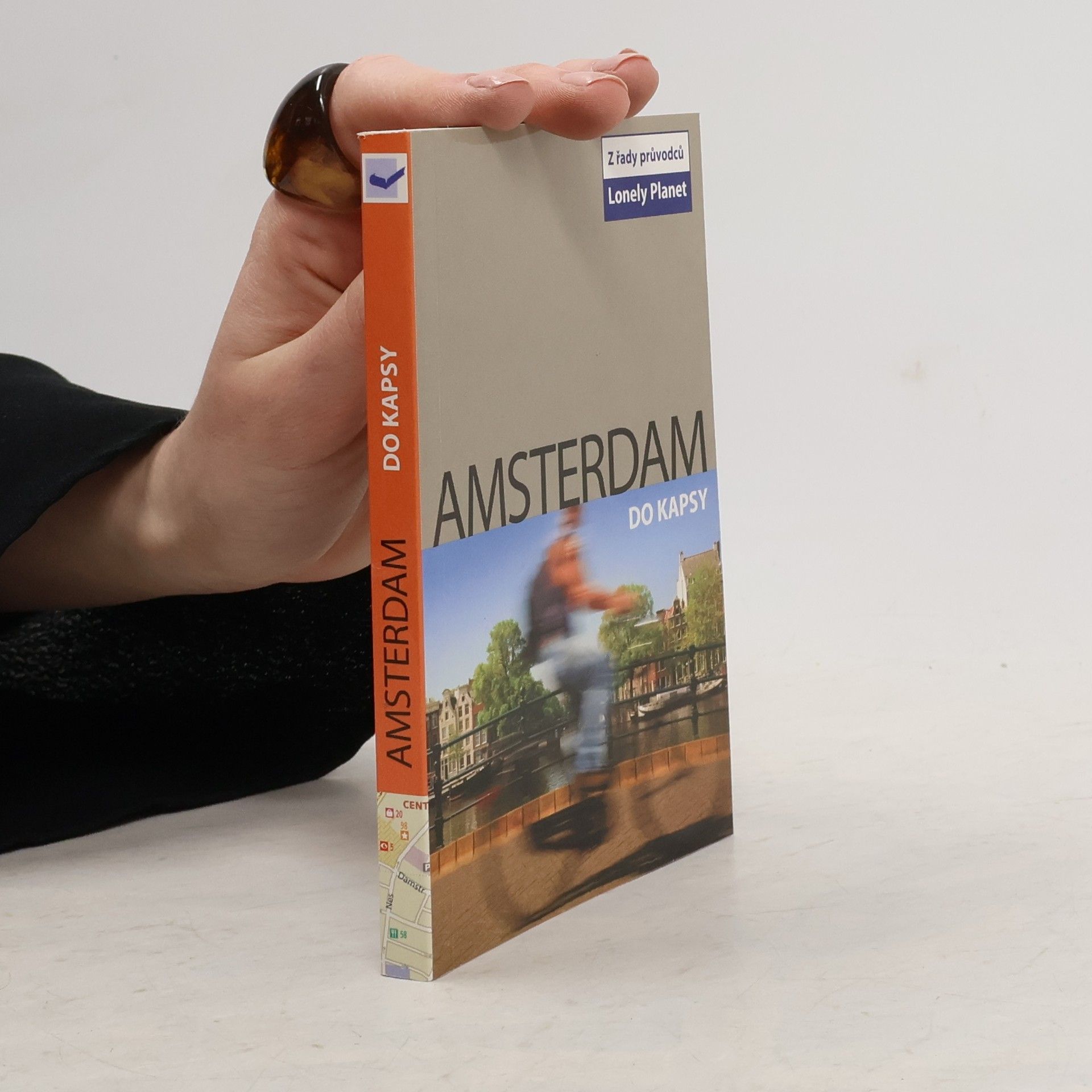 Zora O. Neill Amsterdam do kapsy