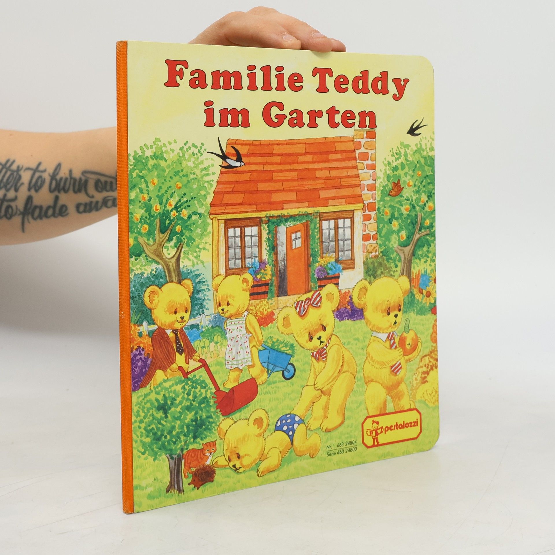 Unknown Author Familie Teddy im Garten
