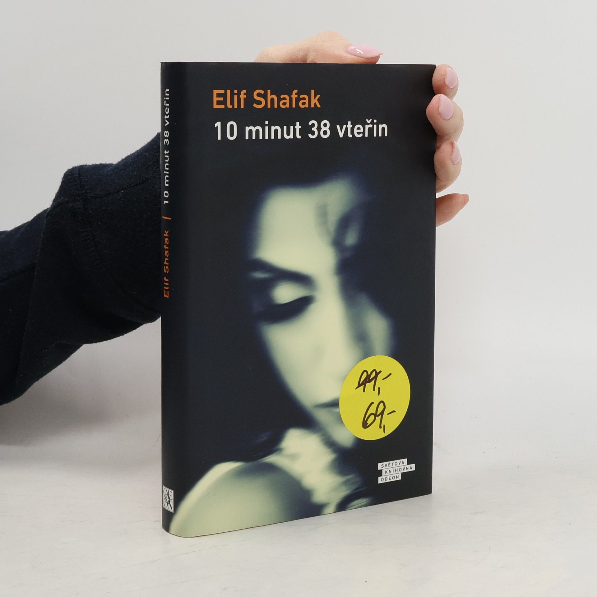 Elif Şafak 10 minut 38 vteřin