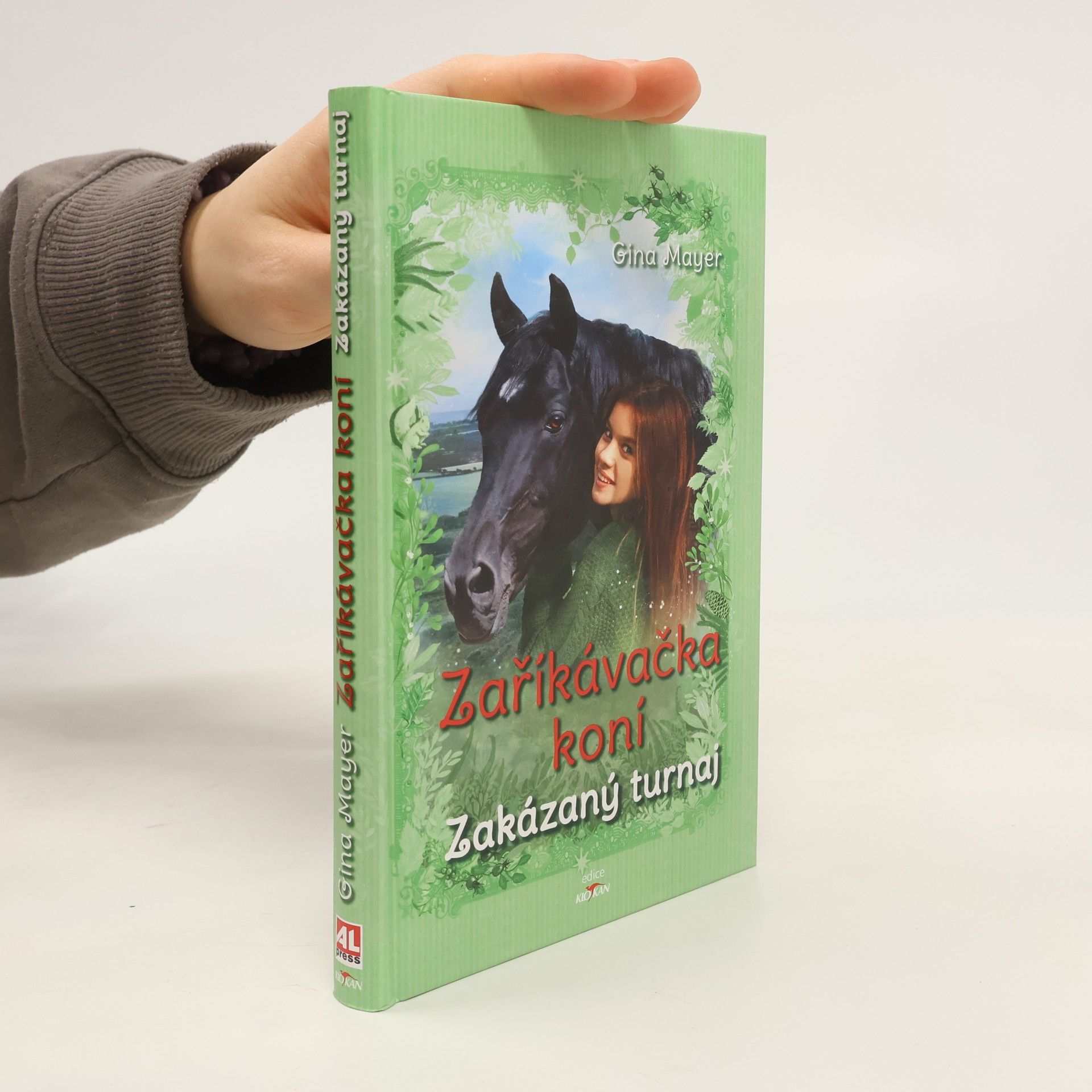 Gina Mayer Zaříkávačka koní Zakázaný turnaj