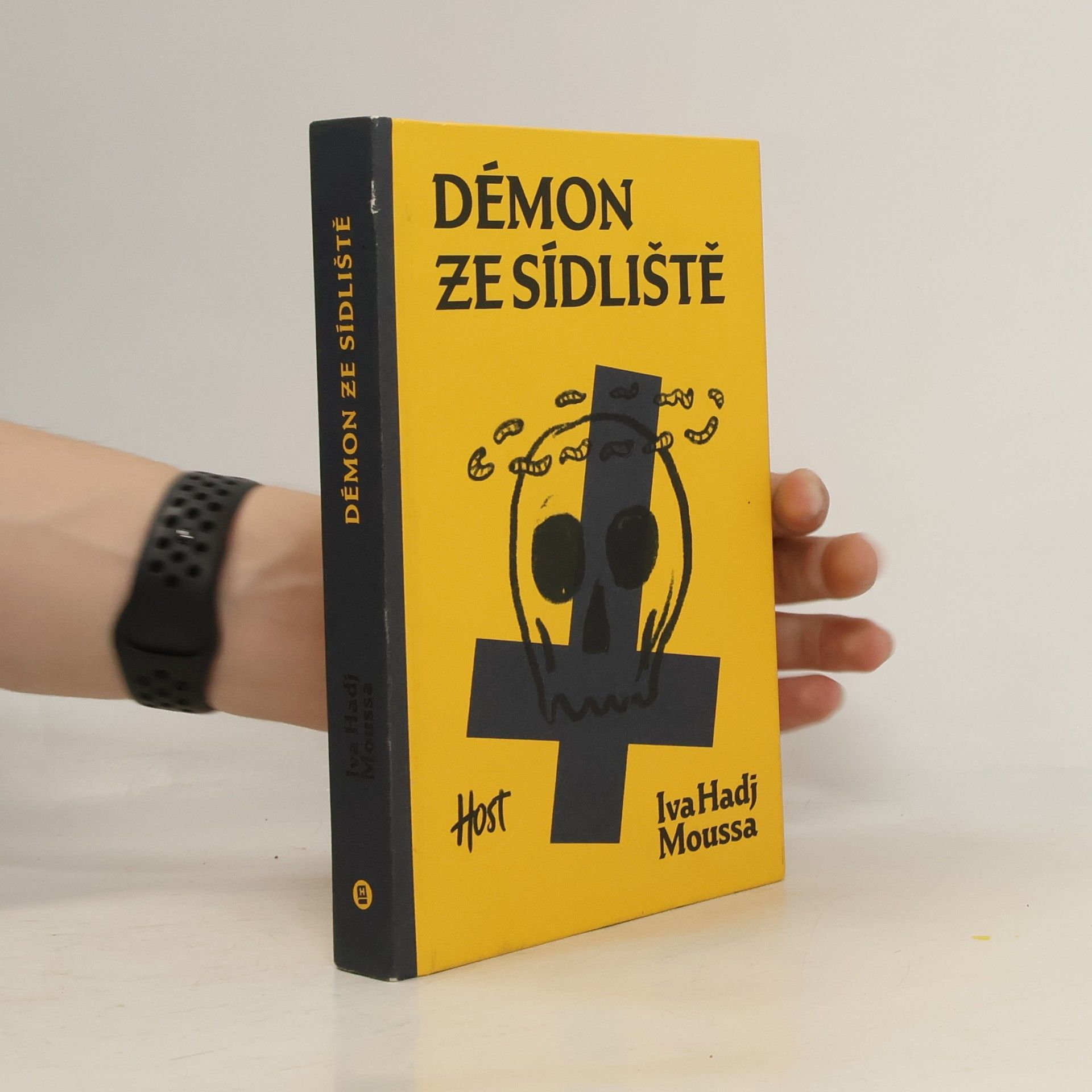 Iva Hadj Moussa Démon ze sídliště