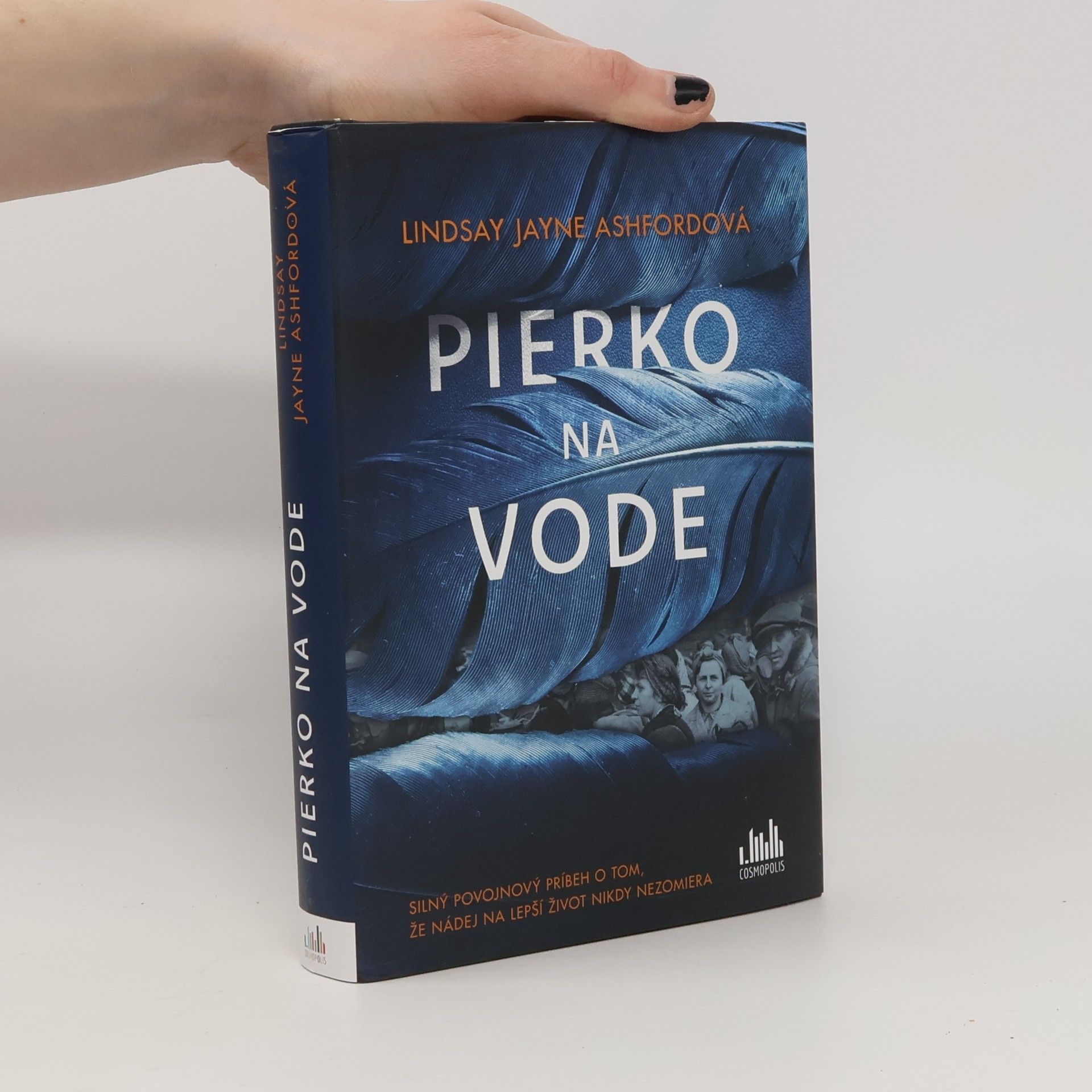 Lindsay Jayne Ashford Pierko na vode