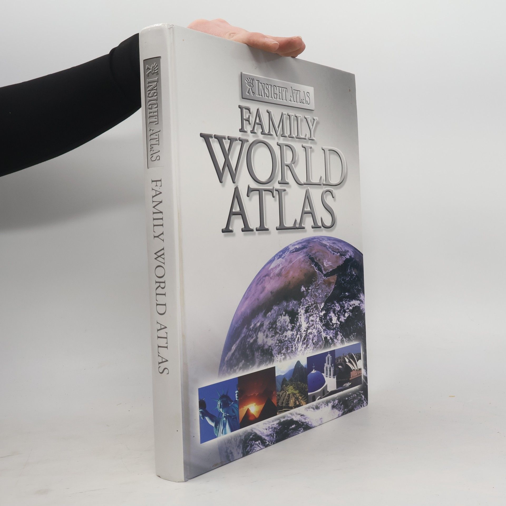 Various authors Family world atlas