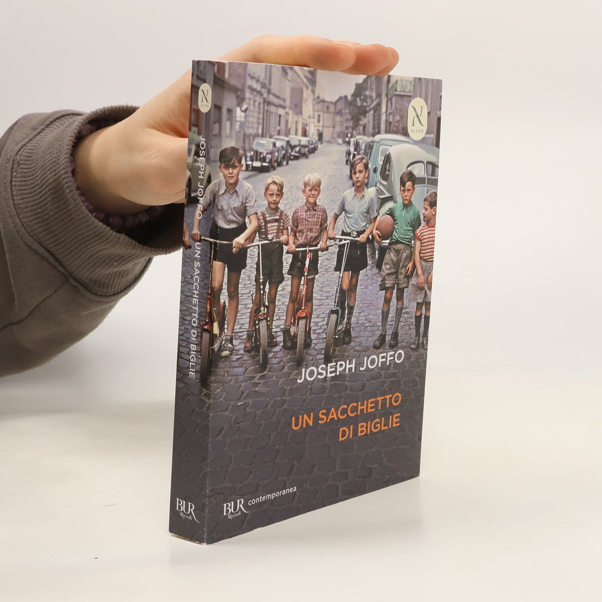 Marina Valente Braschi Un sacchetto di biglie - Contemporanea