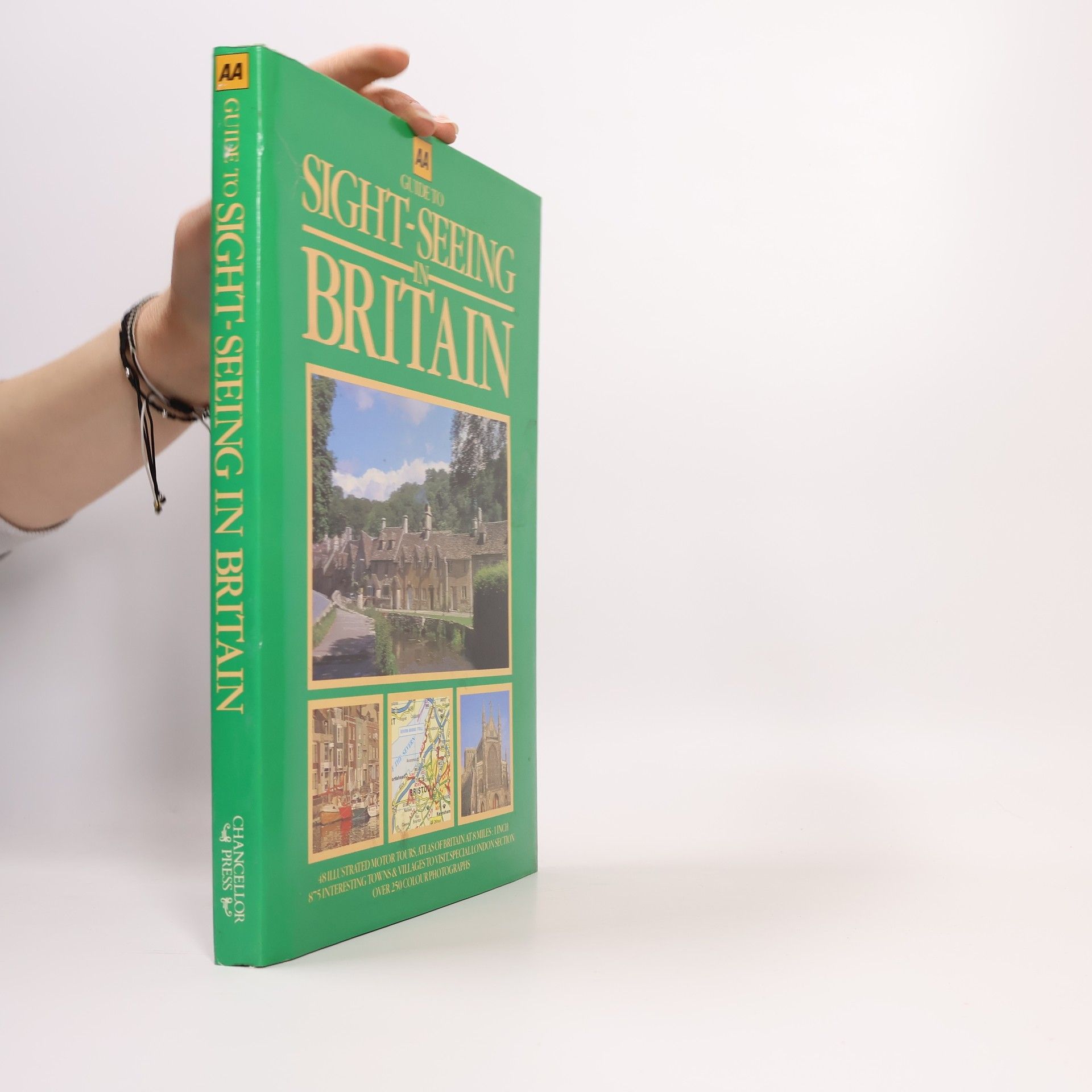 Automobile Association Guide to Sightseeing in Britain