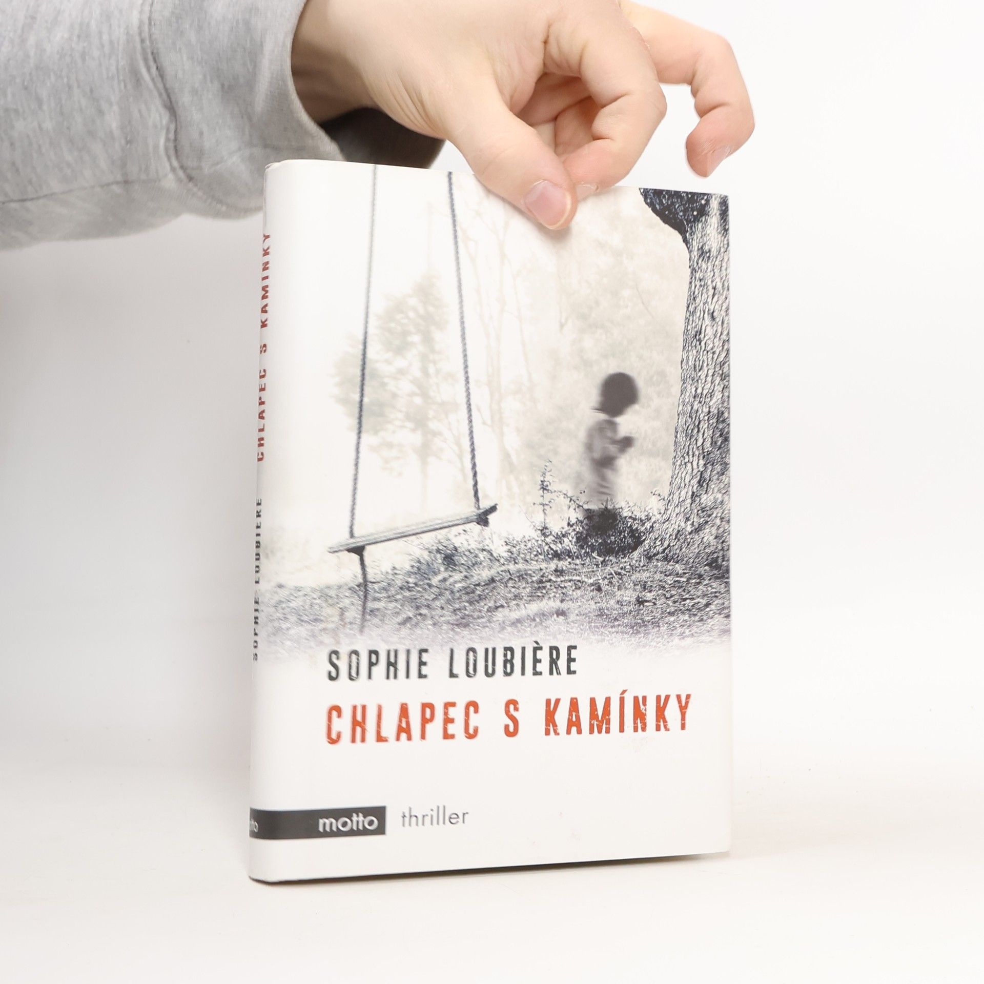 Sophie Loubière Chlapec s kamínky
