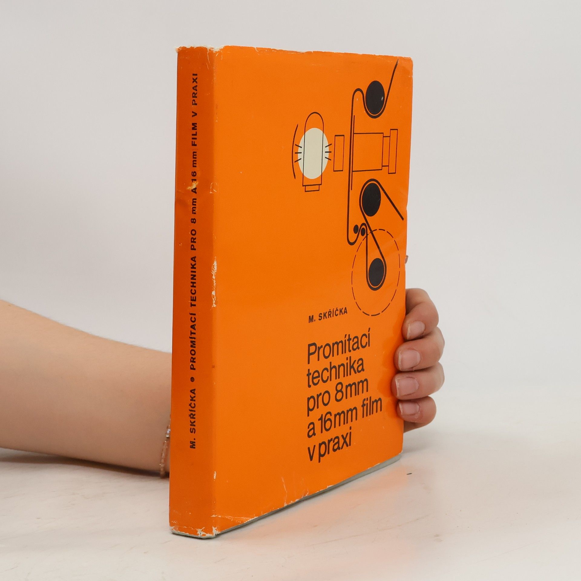 Metoděj Skříčka Promítací technika pro 8mm a 16mm film v praxi